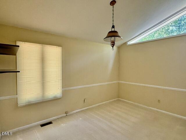 110 Honeysuckle Lane Property Photo 9