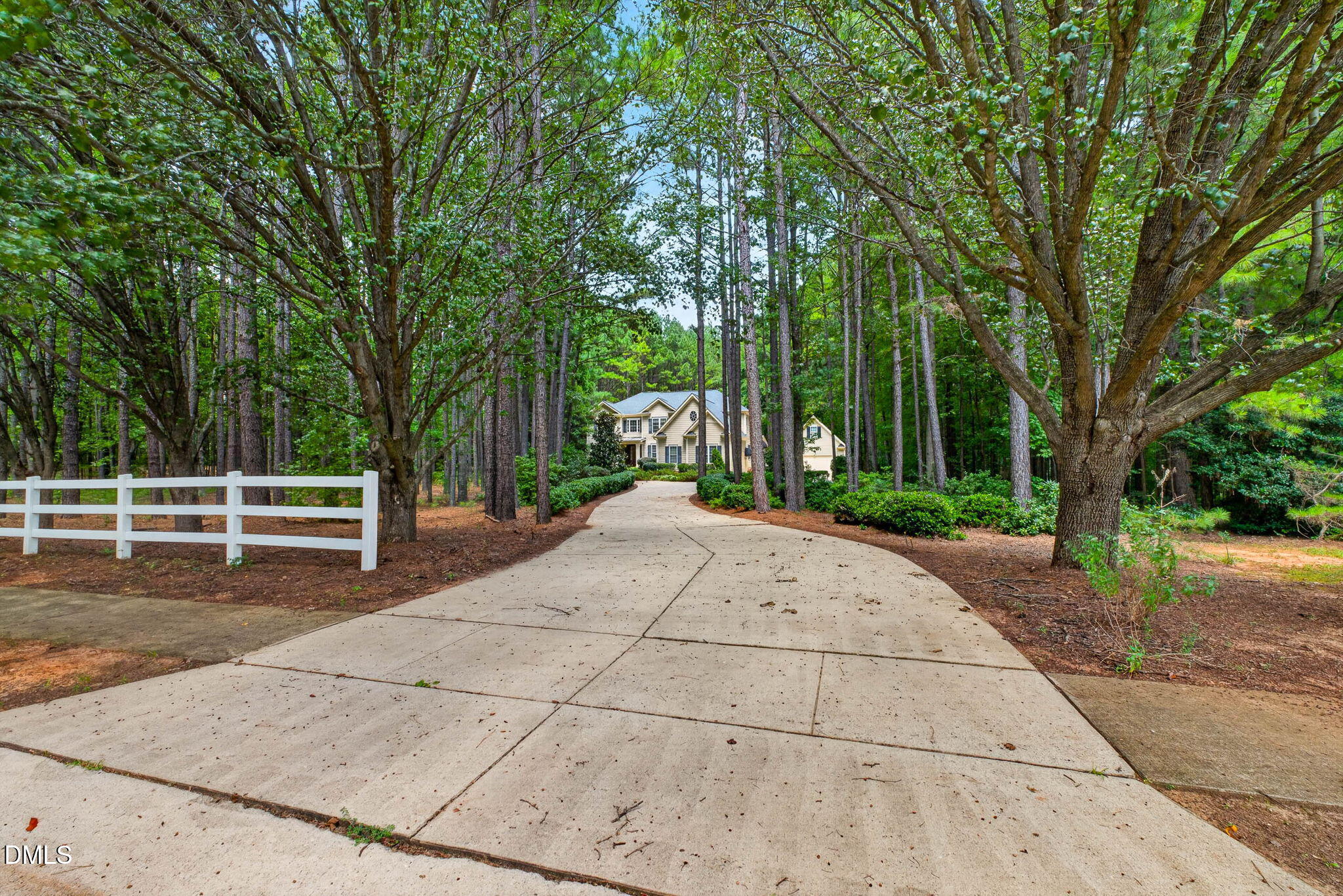 105 Lily Crossing Property Photo 2