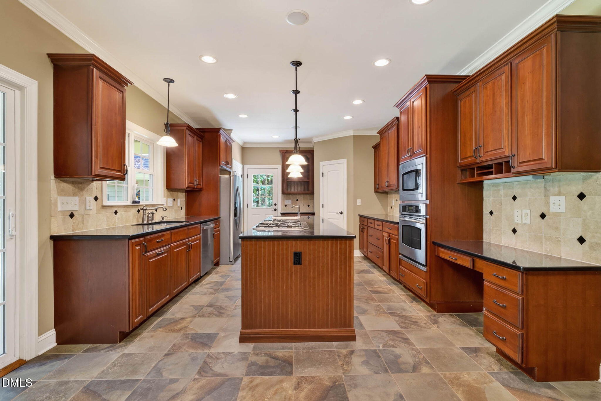 105 Lily Crossing Property Photo 32