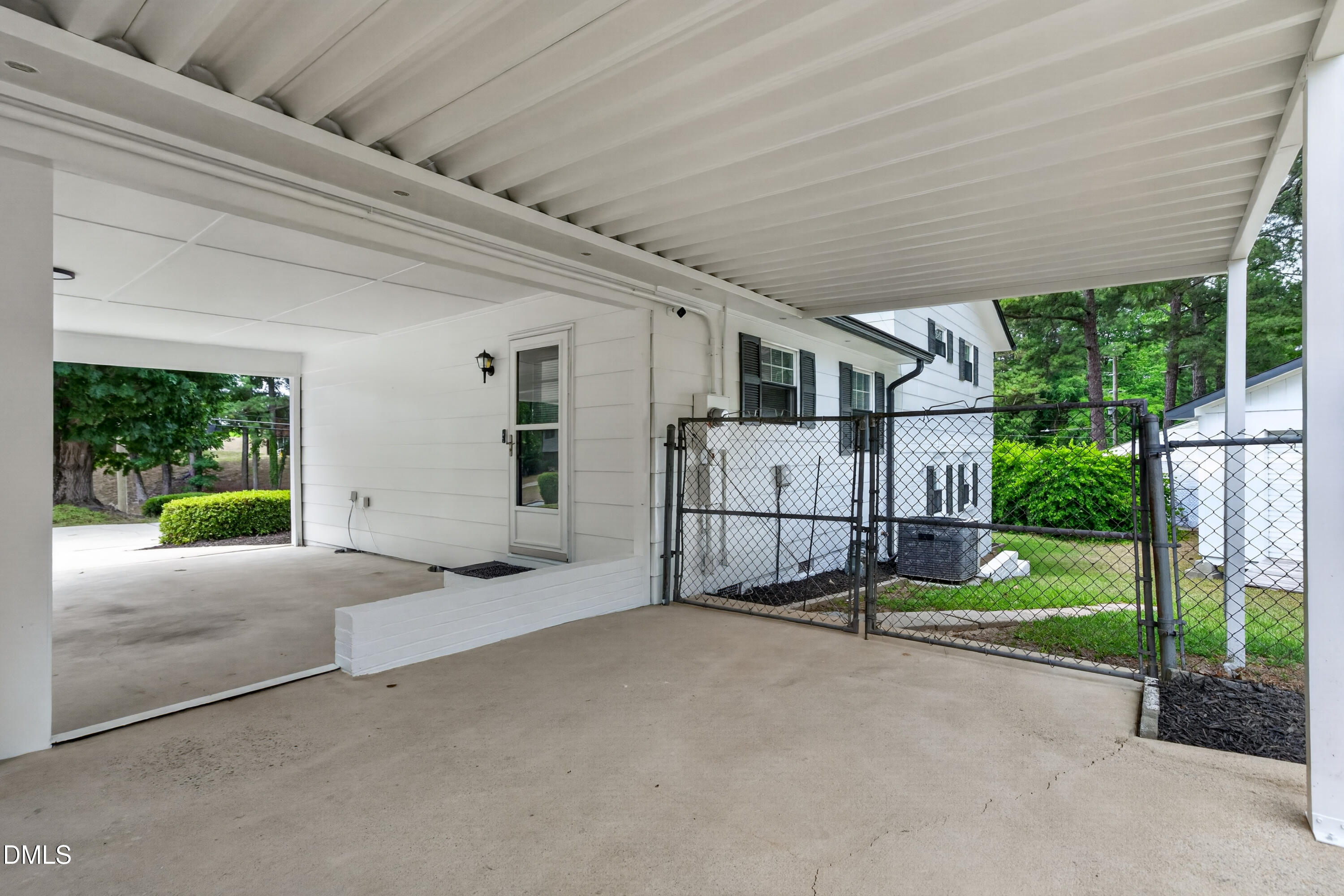 2106 Southgate Drive Property Photo 5