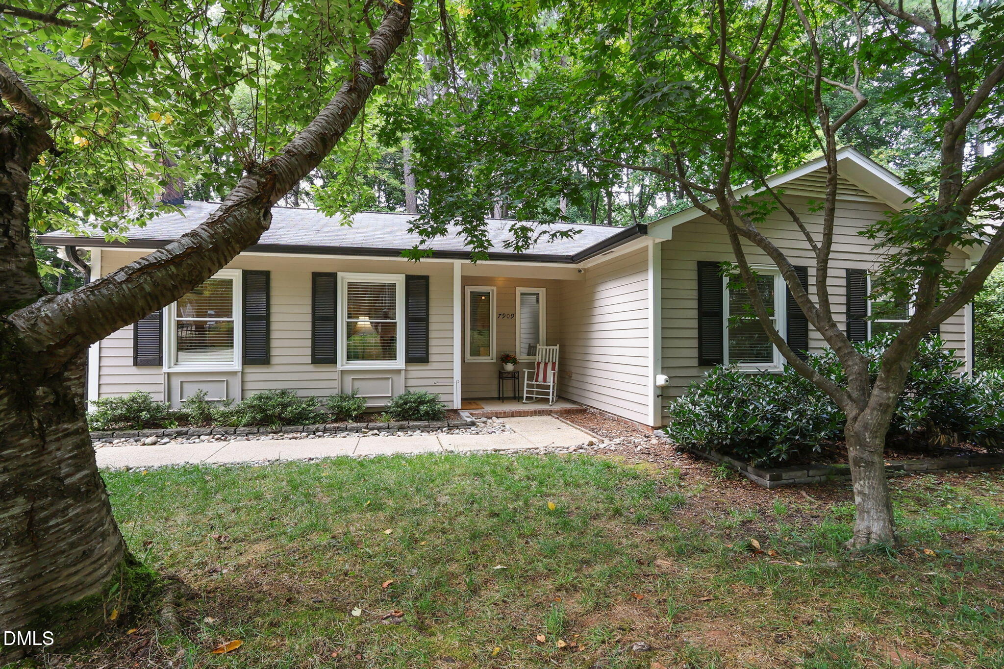 7909 Twin Oak Court Property Photo 1