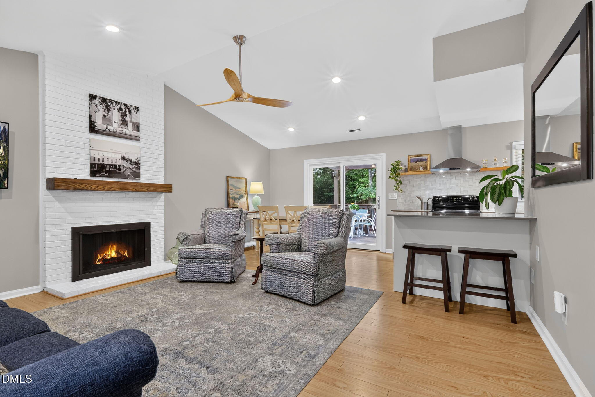 7909 Twin Oak Court Property Photo 4