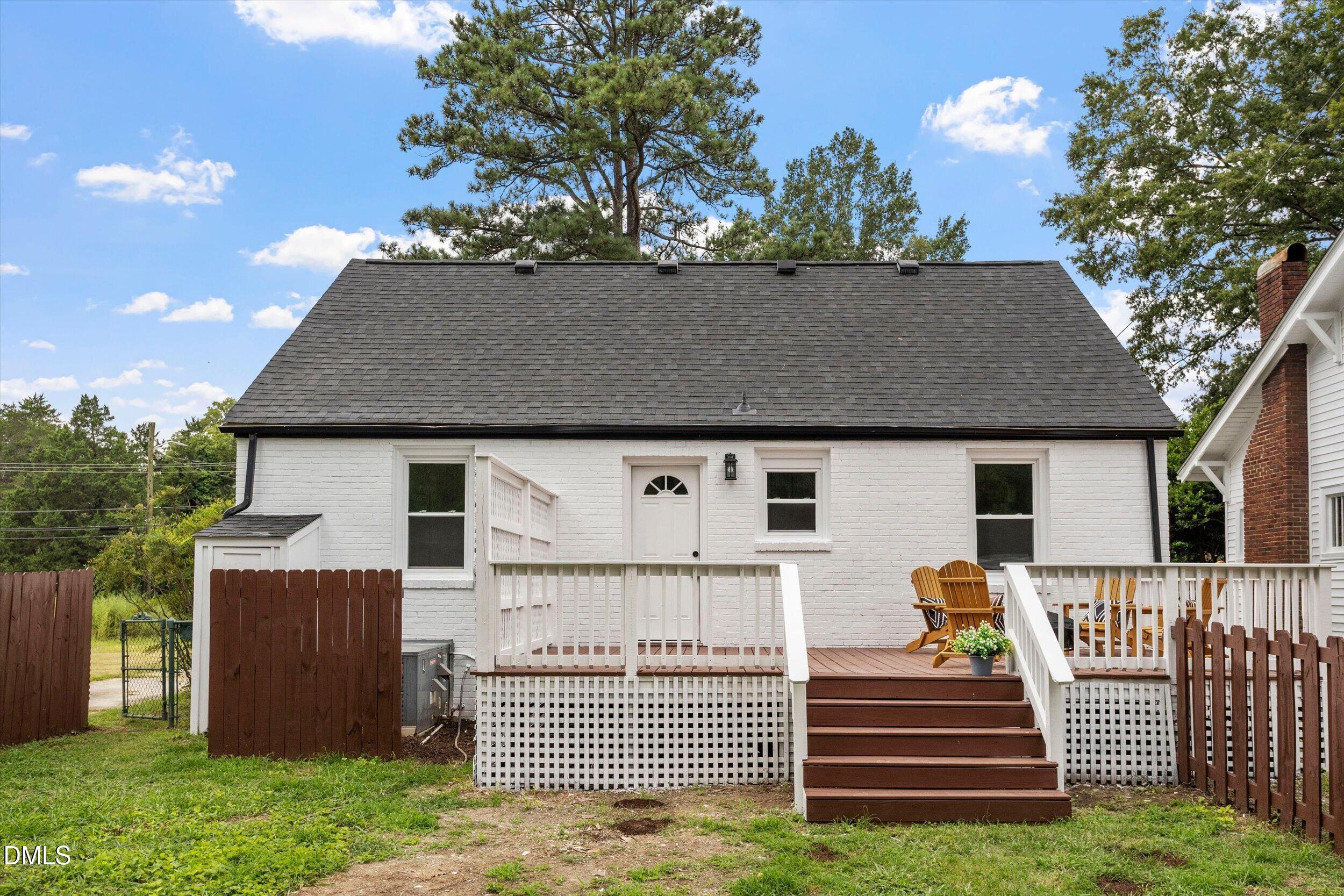 2724 N Roxboro Street Property Photo 6
