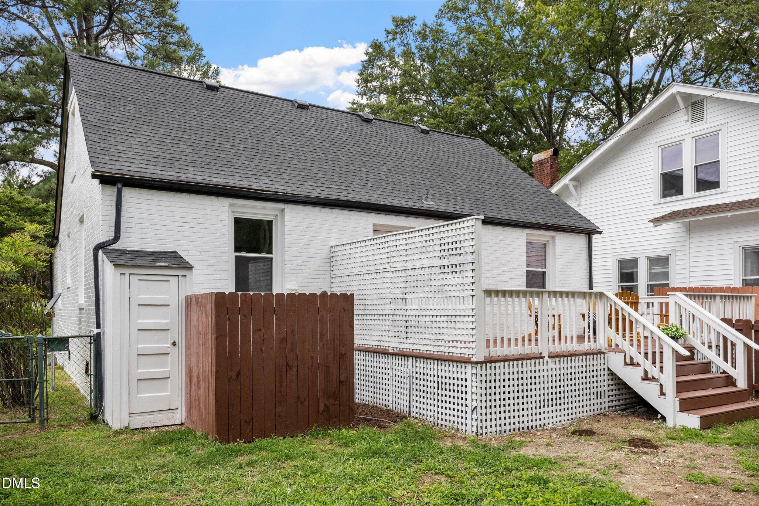 2724 N Roxboro Street Property Photo 8
