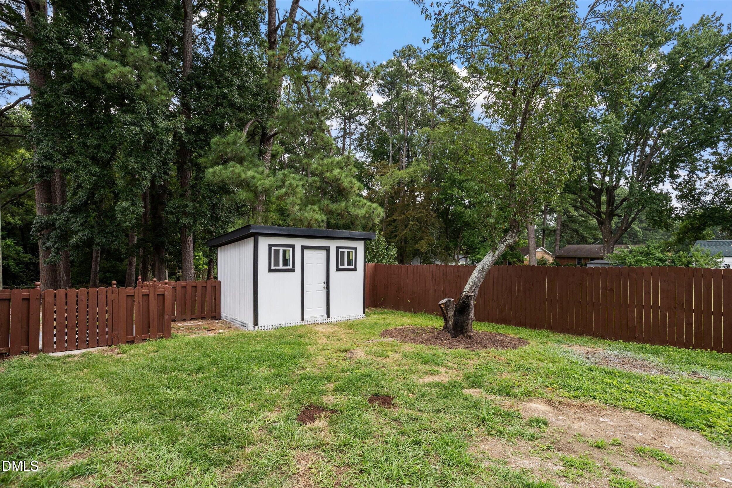2724 N Roxboro Street Property Photo 10