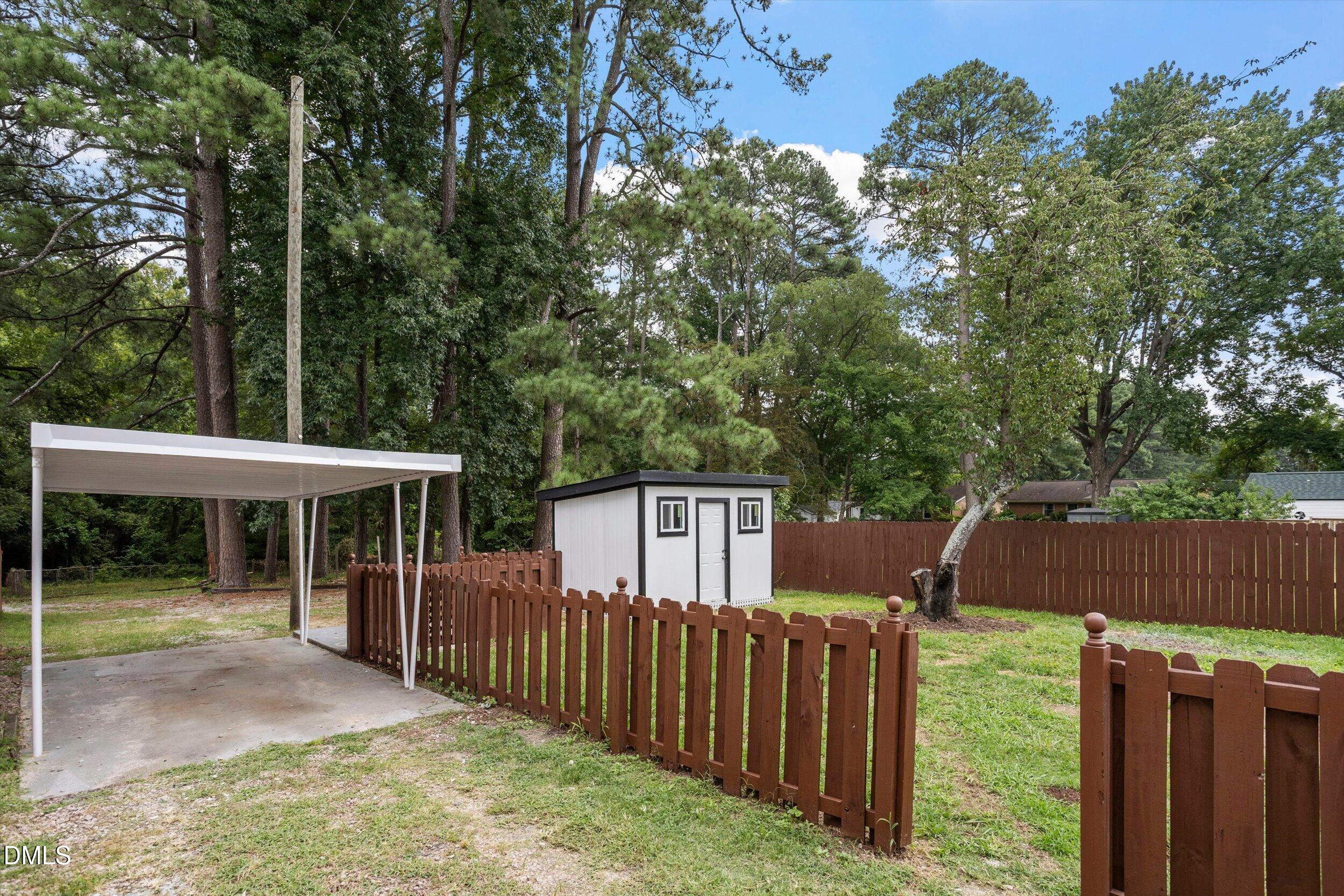 2724 N Roxboro Street Property Photo 11