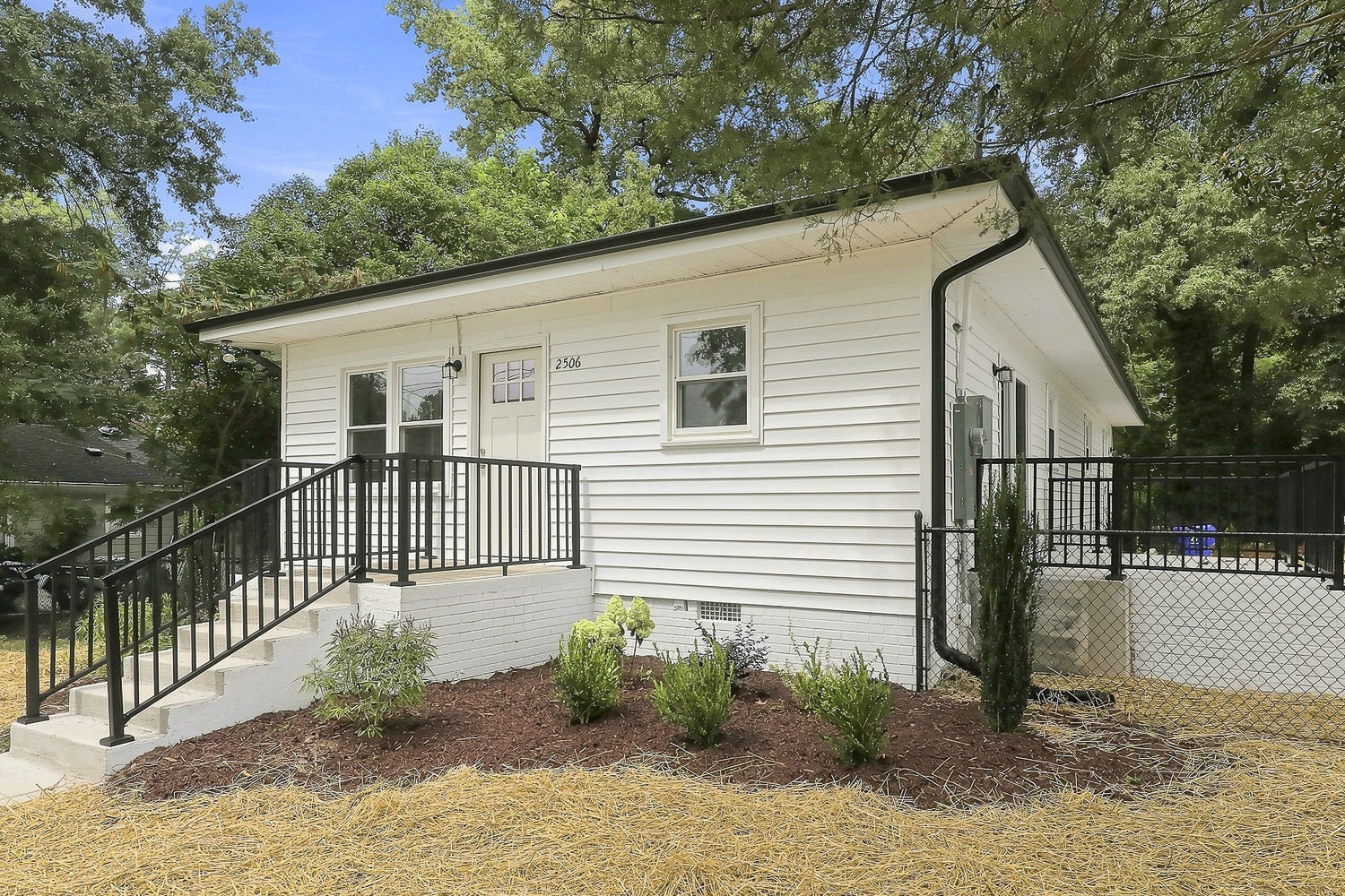 2504 Lane Street Property Photo 1