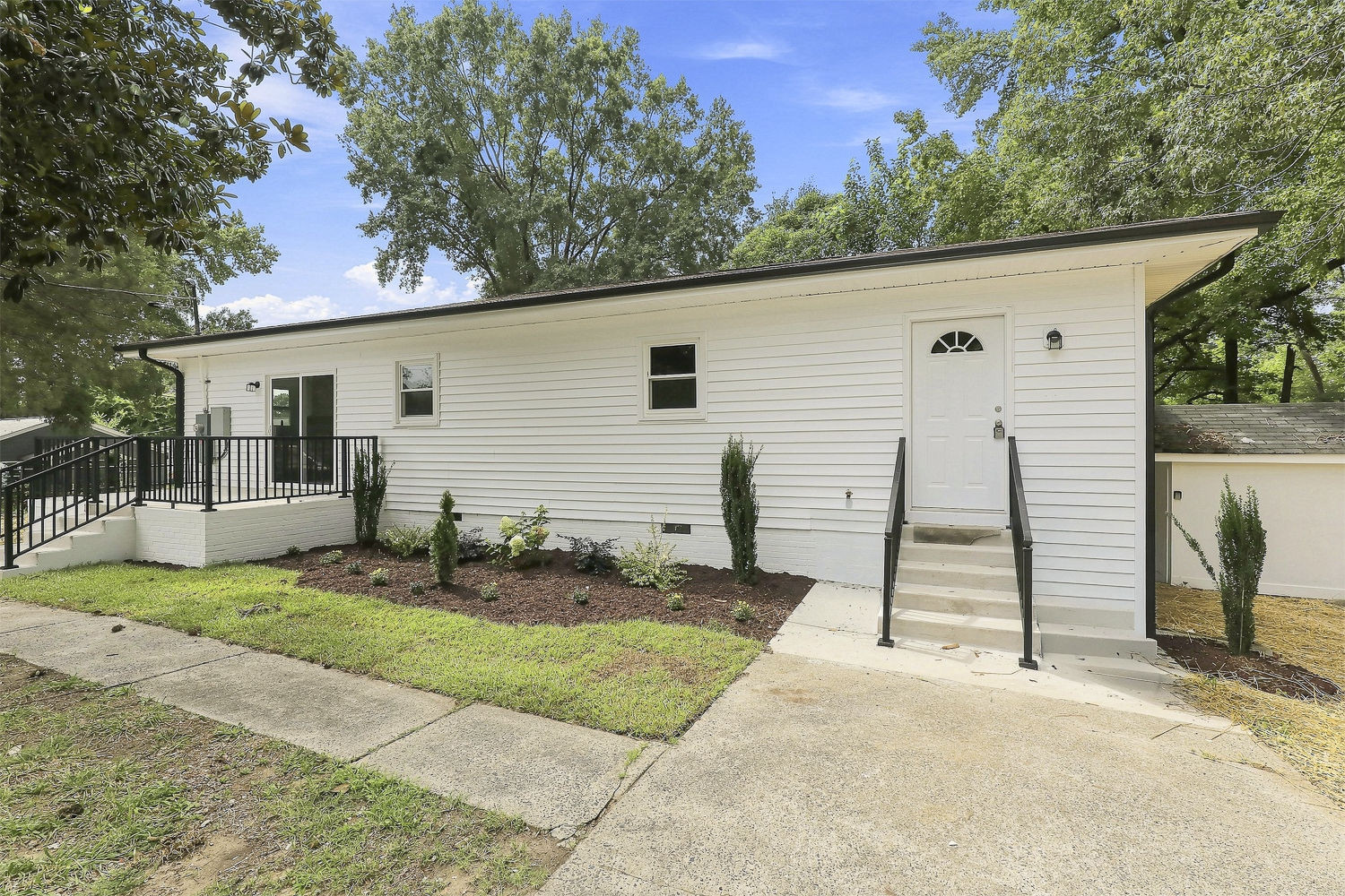2504 Lane Street Property Photo 22