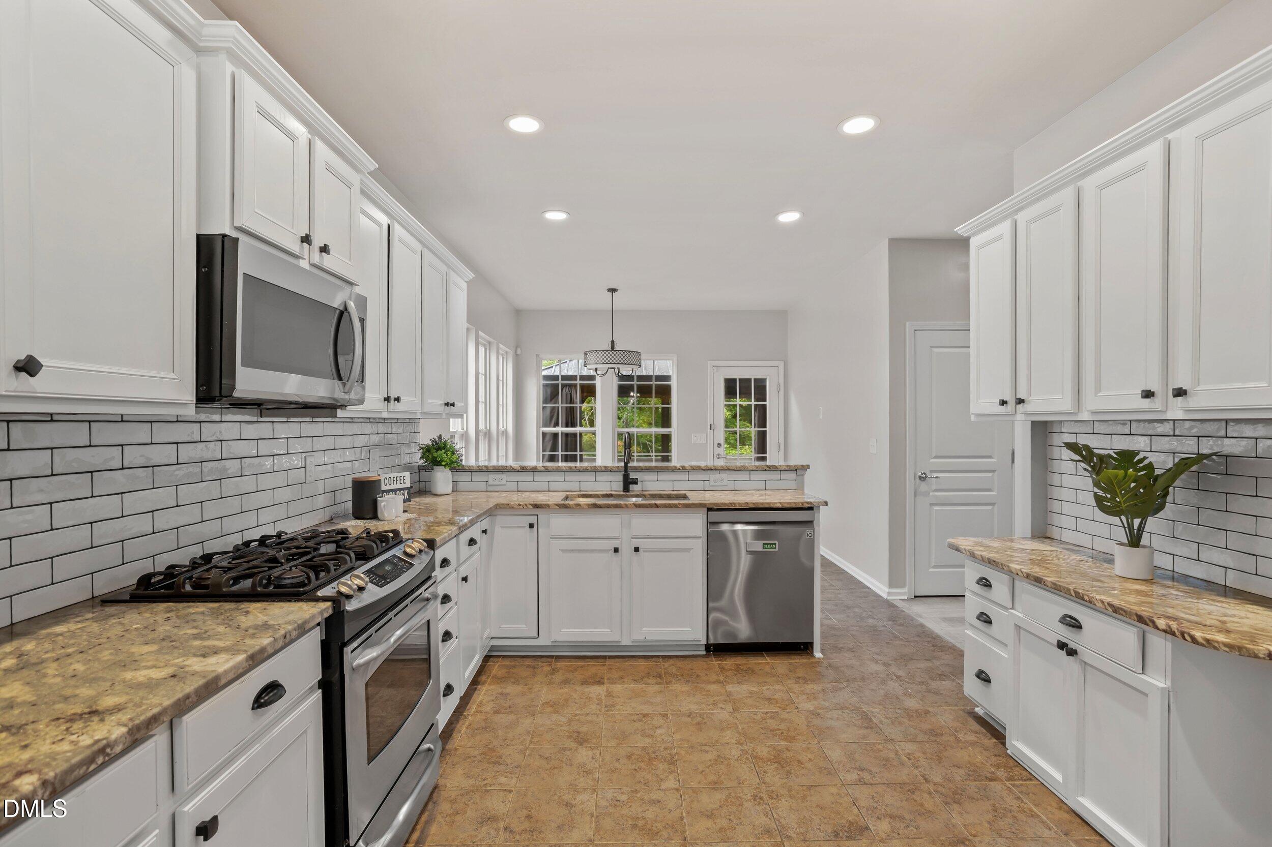 2016 Addenbrock Drive Property Photo 6