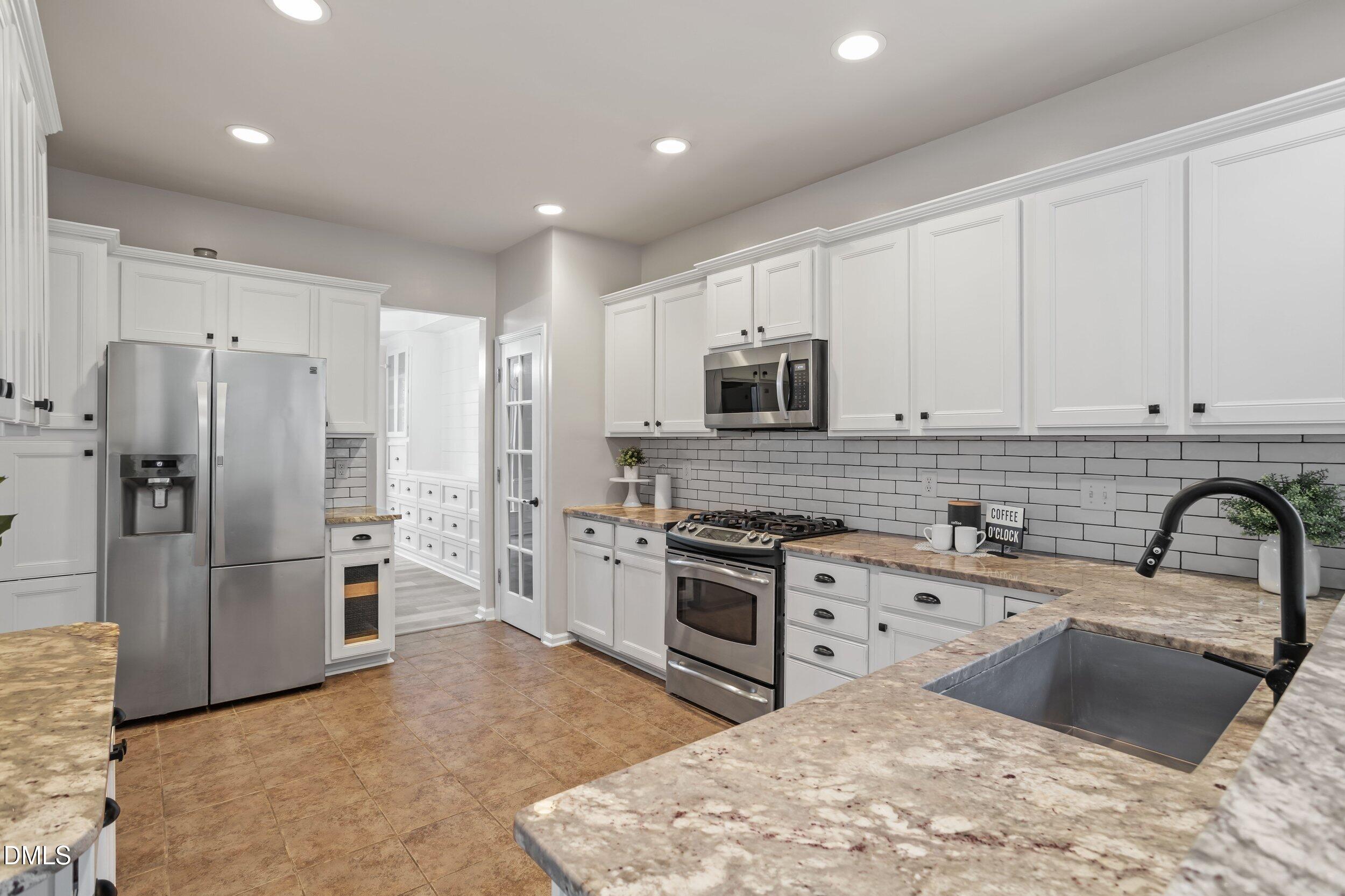 2016 Addenbrock Drive Property Photo 7