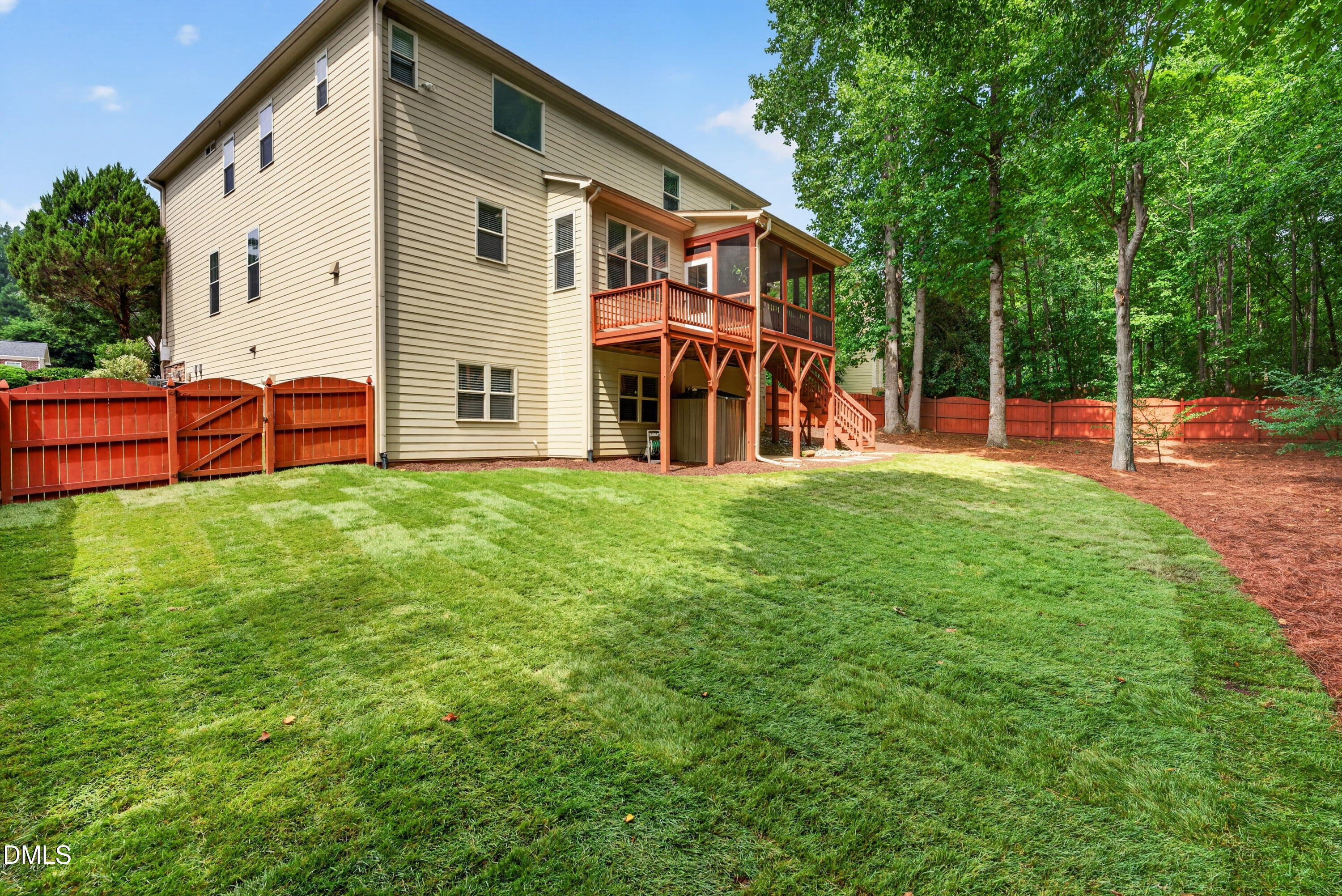 121 Harvestwood Drive Property Photo 6