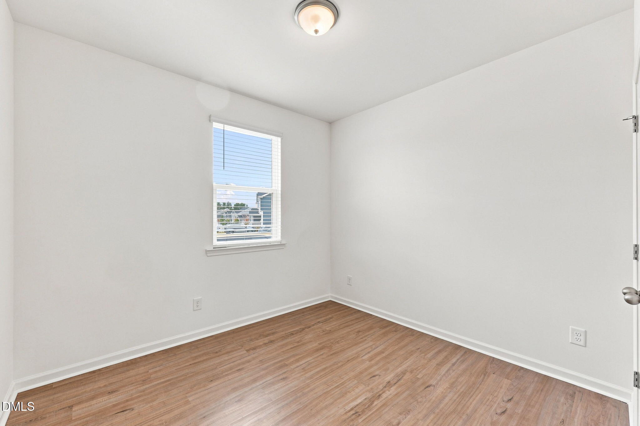 801 Emmer Street Property Photo 4