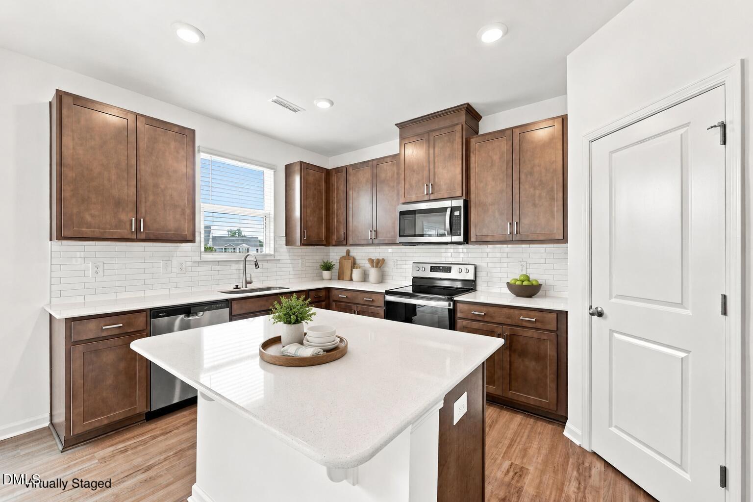 801 Emmer Street Property Photo 11