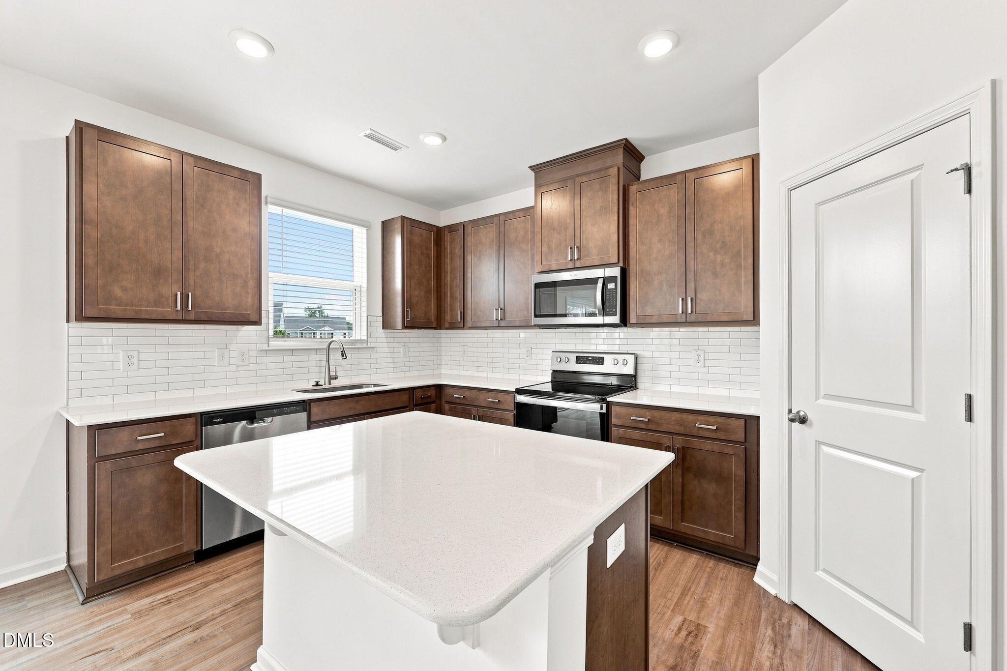 801 Emmer Street Property Photo 12