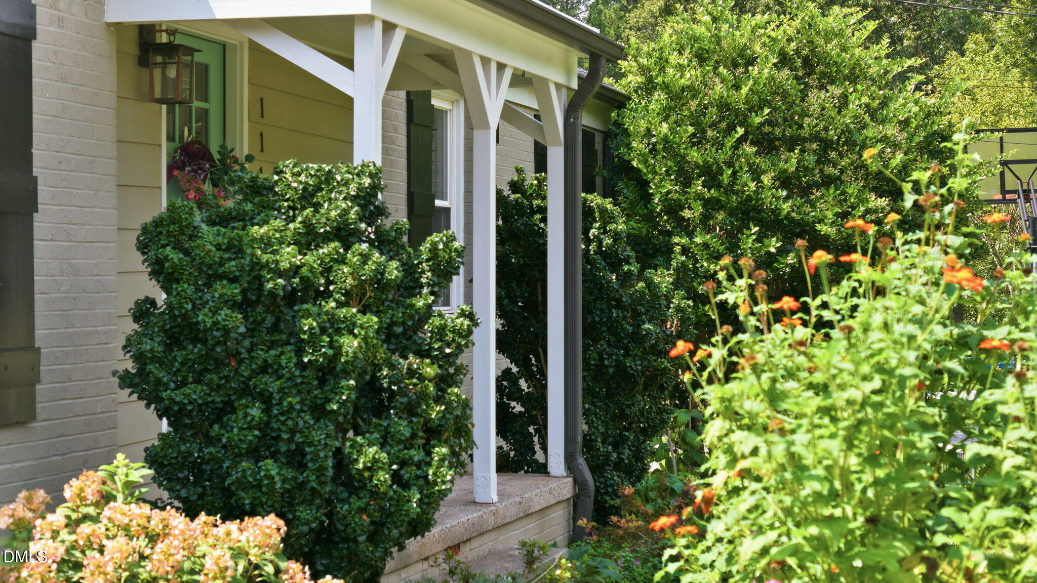 111 Emerald Circle Property Photo 2