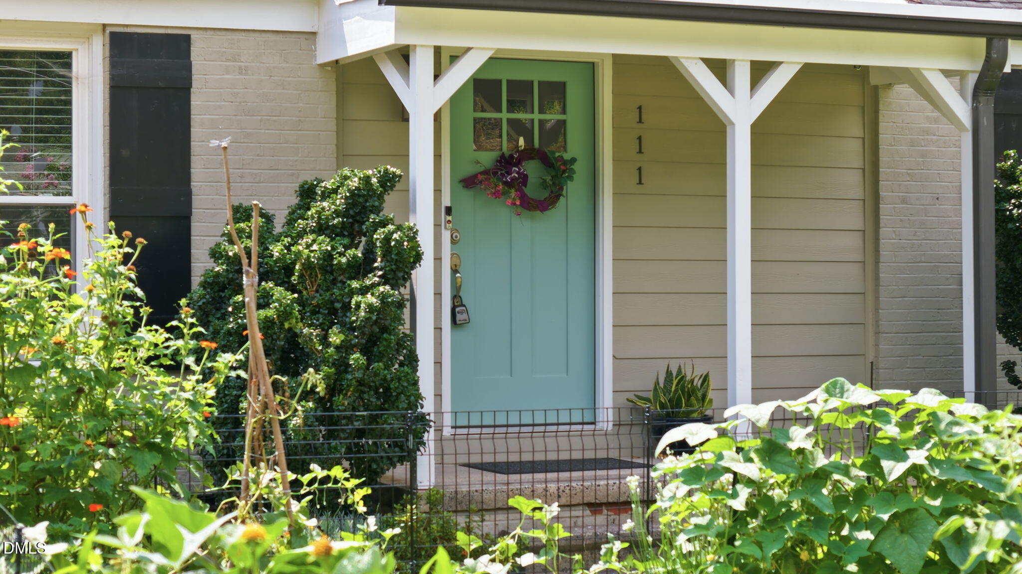 111 Emerald Circle Property Photo 3