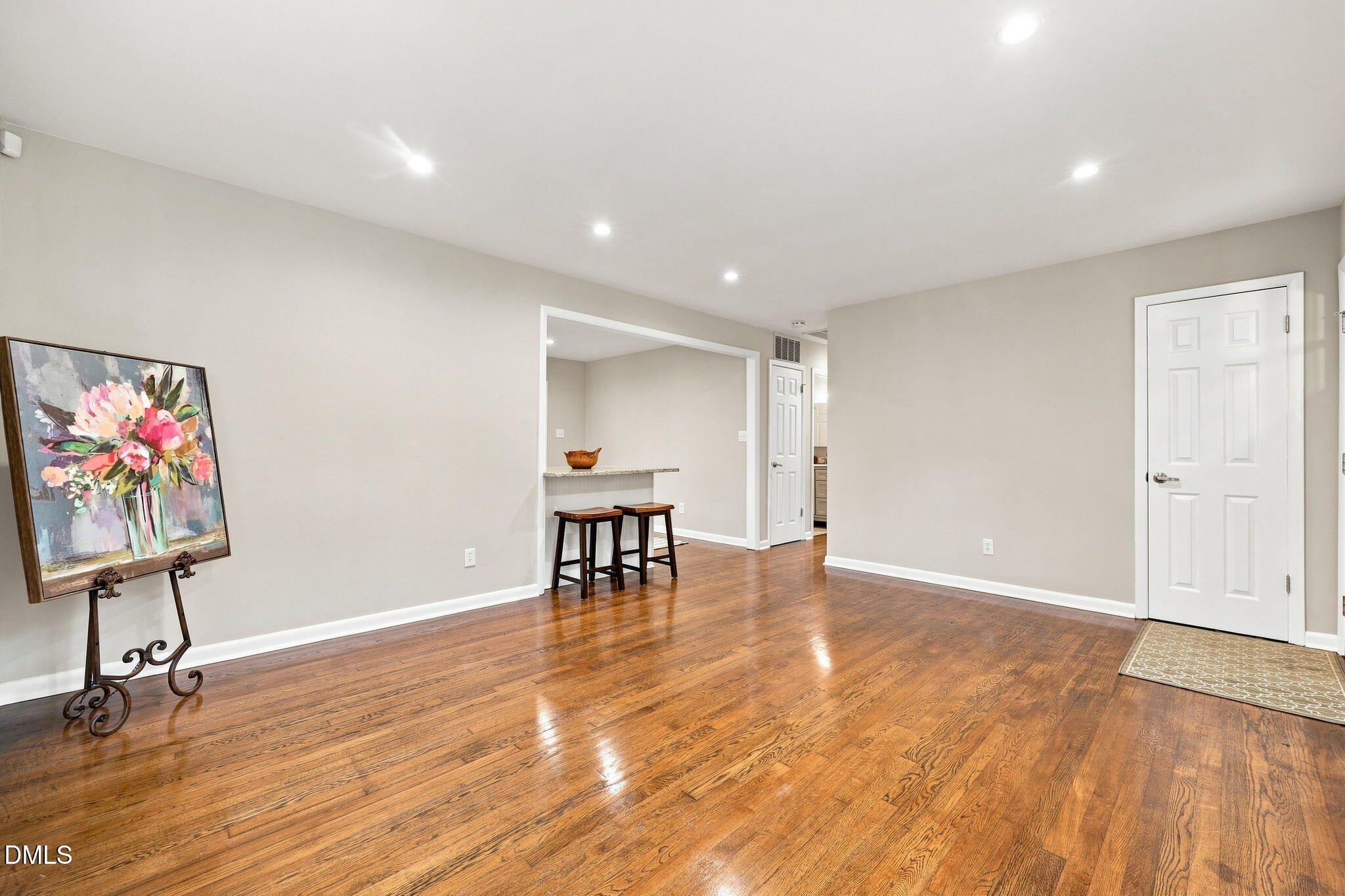 111 Emerald Circle Property Photo 6