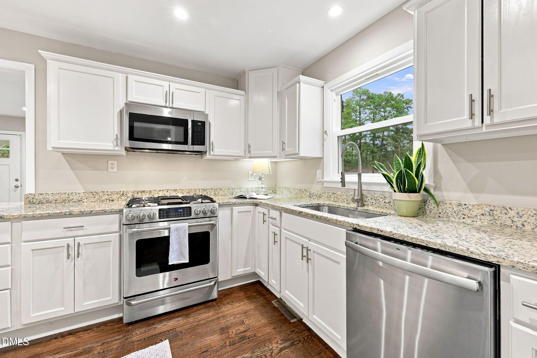 111 Emerald Circle Property Photo 8