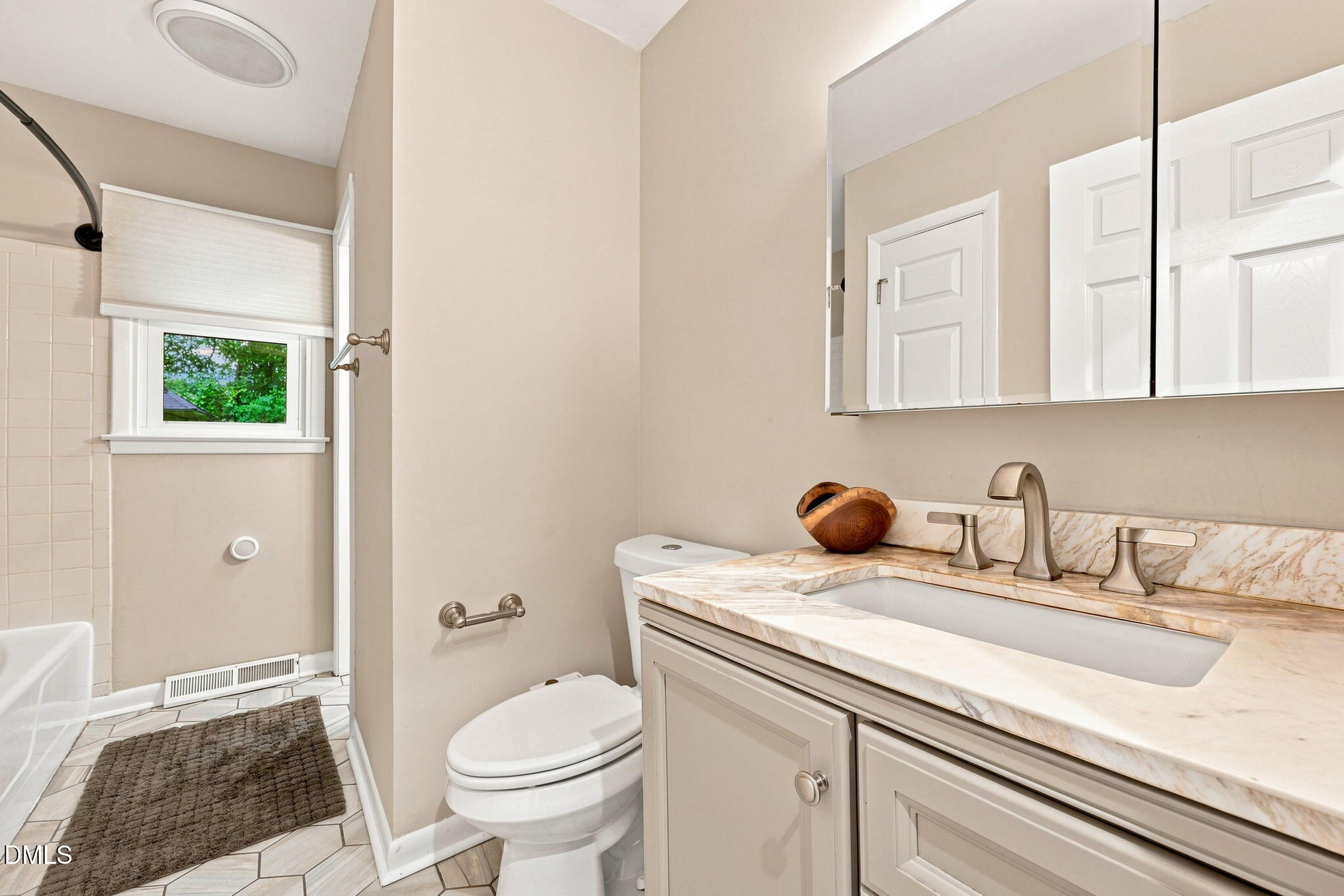 111 Emerald Circle Property Photo 11