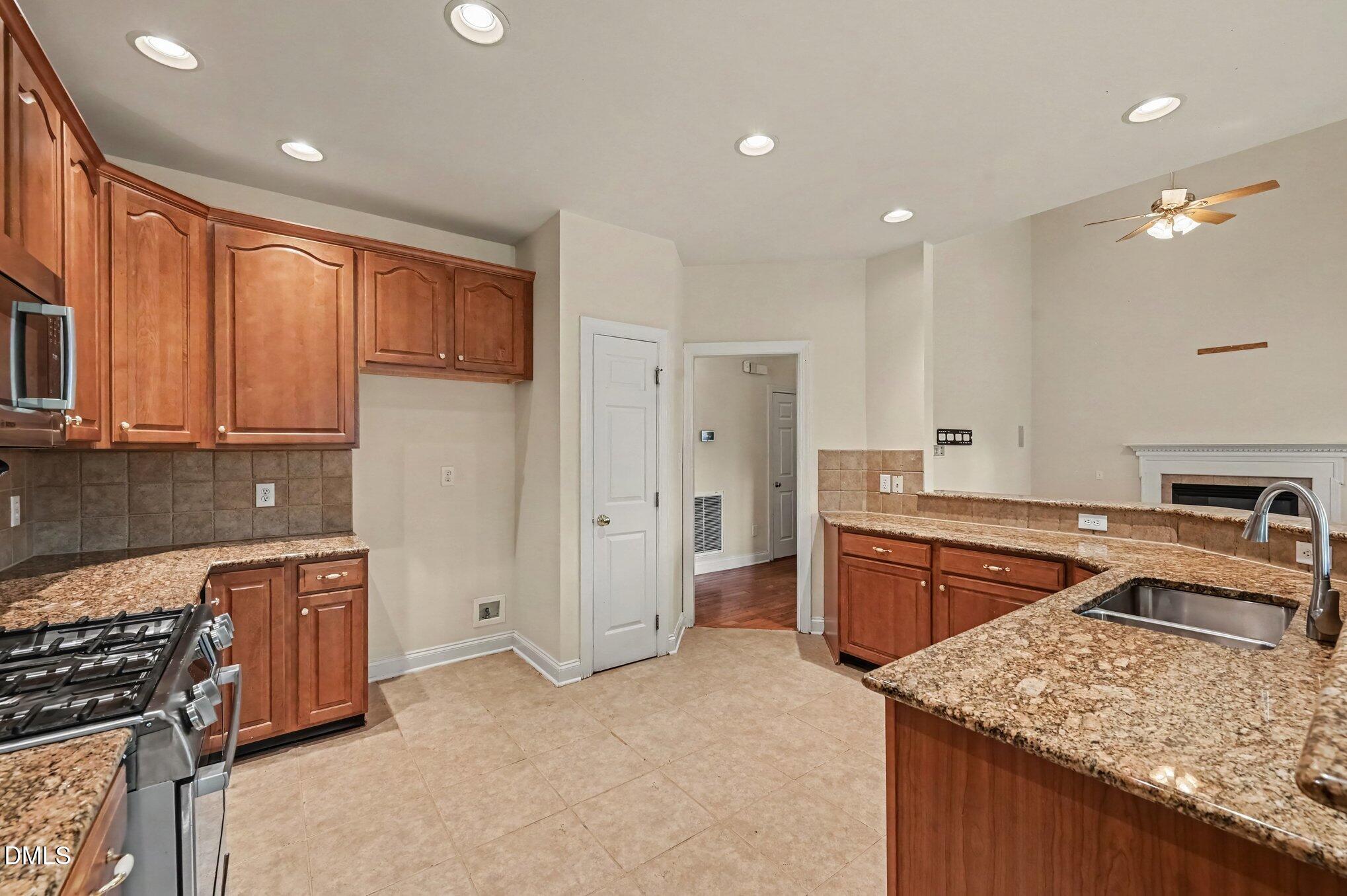 10209 Swanhaven Court Property Photo 9
