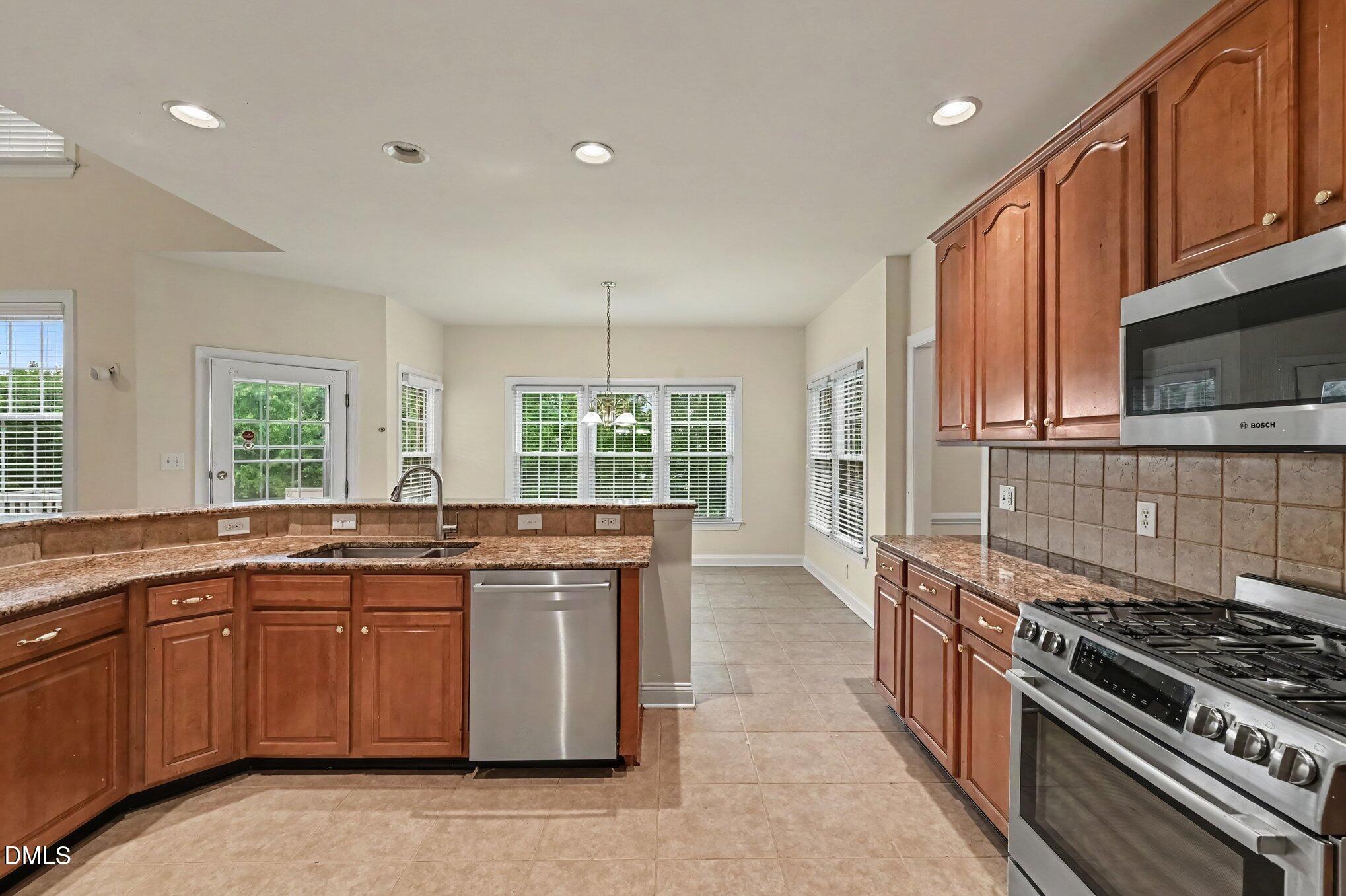 10209 Swanhaven Court Property Photo 10