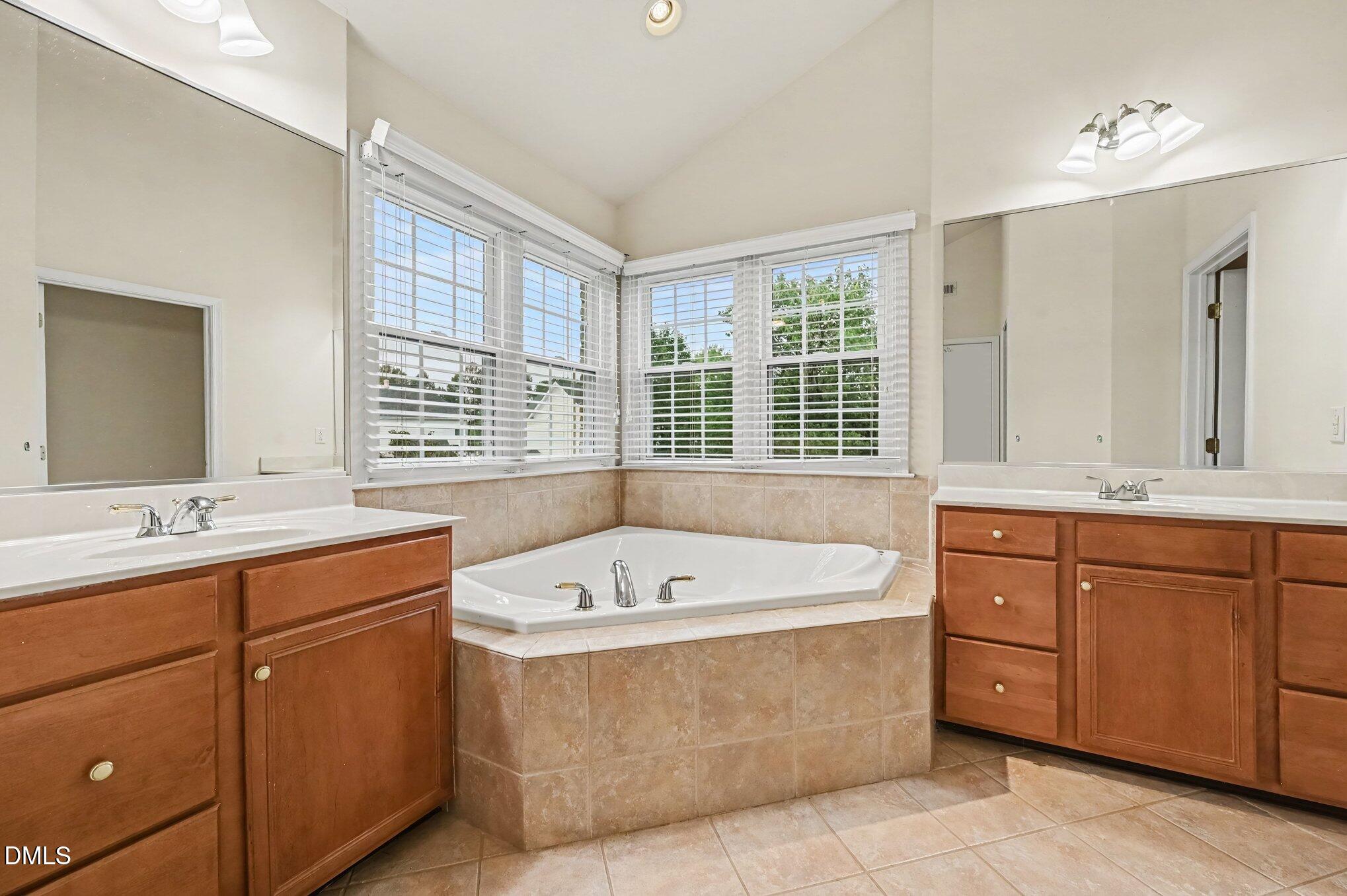 10209 Swanhaven Court Property Photo 23
