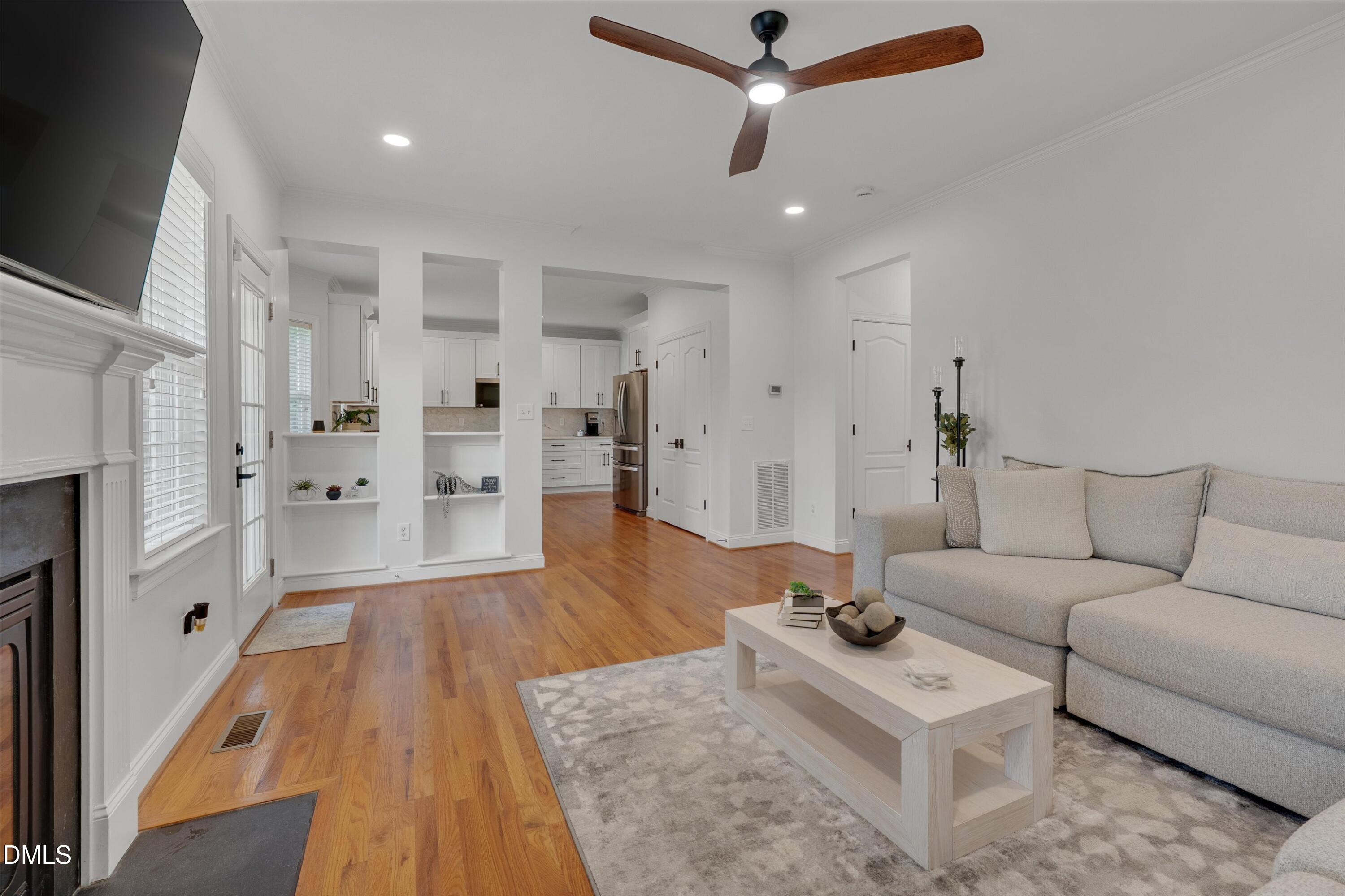 8104 Hartwood Glen Circle Property Photo 8