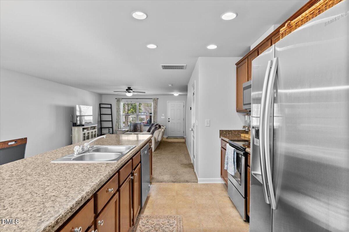 100 Stratford Lakes Drive 384 Property Photo 11