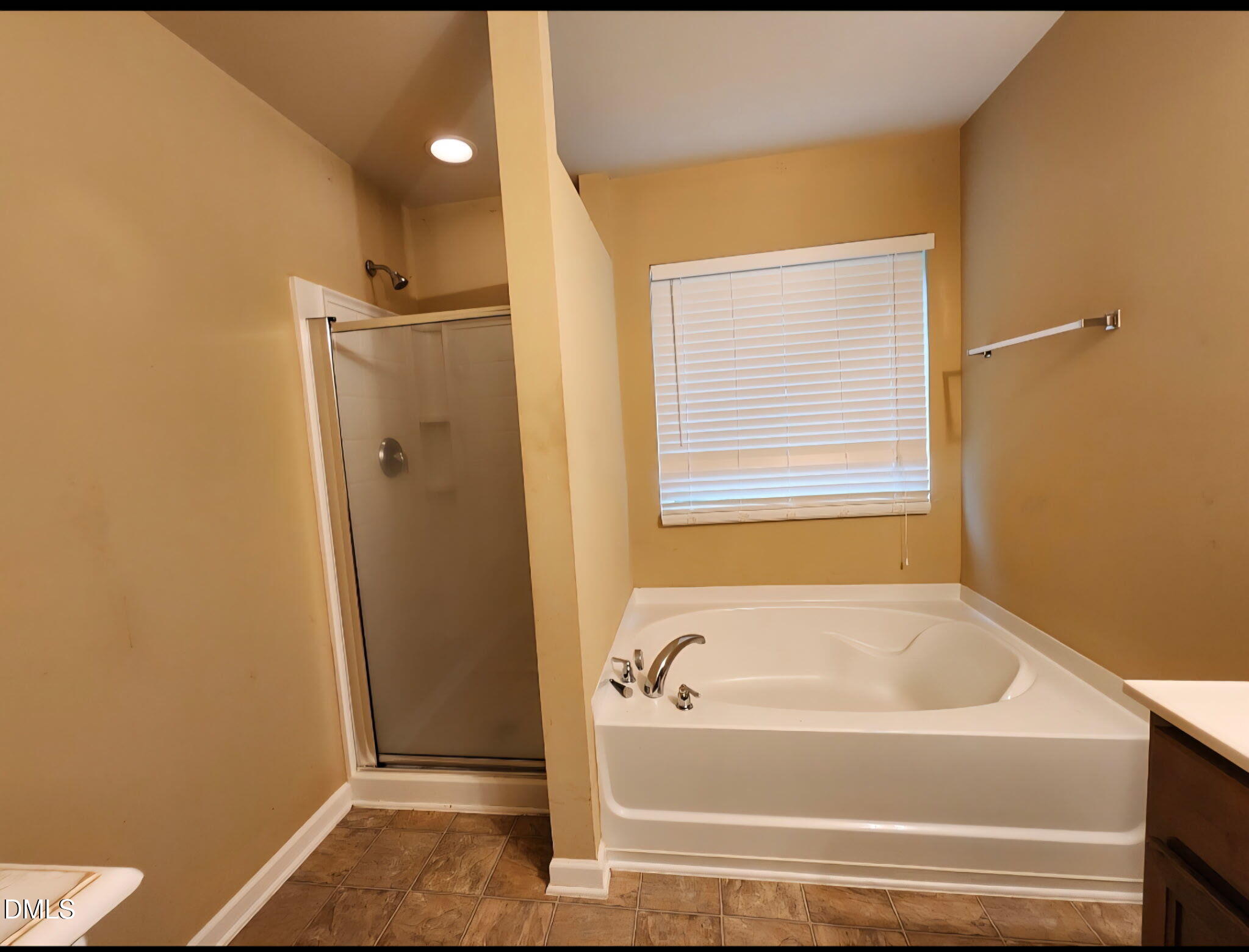 4405 Offshore Drive Property Photo 8