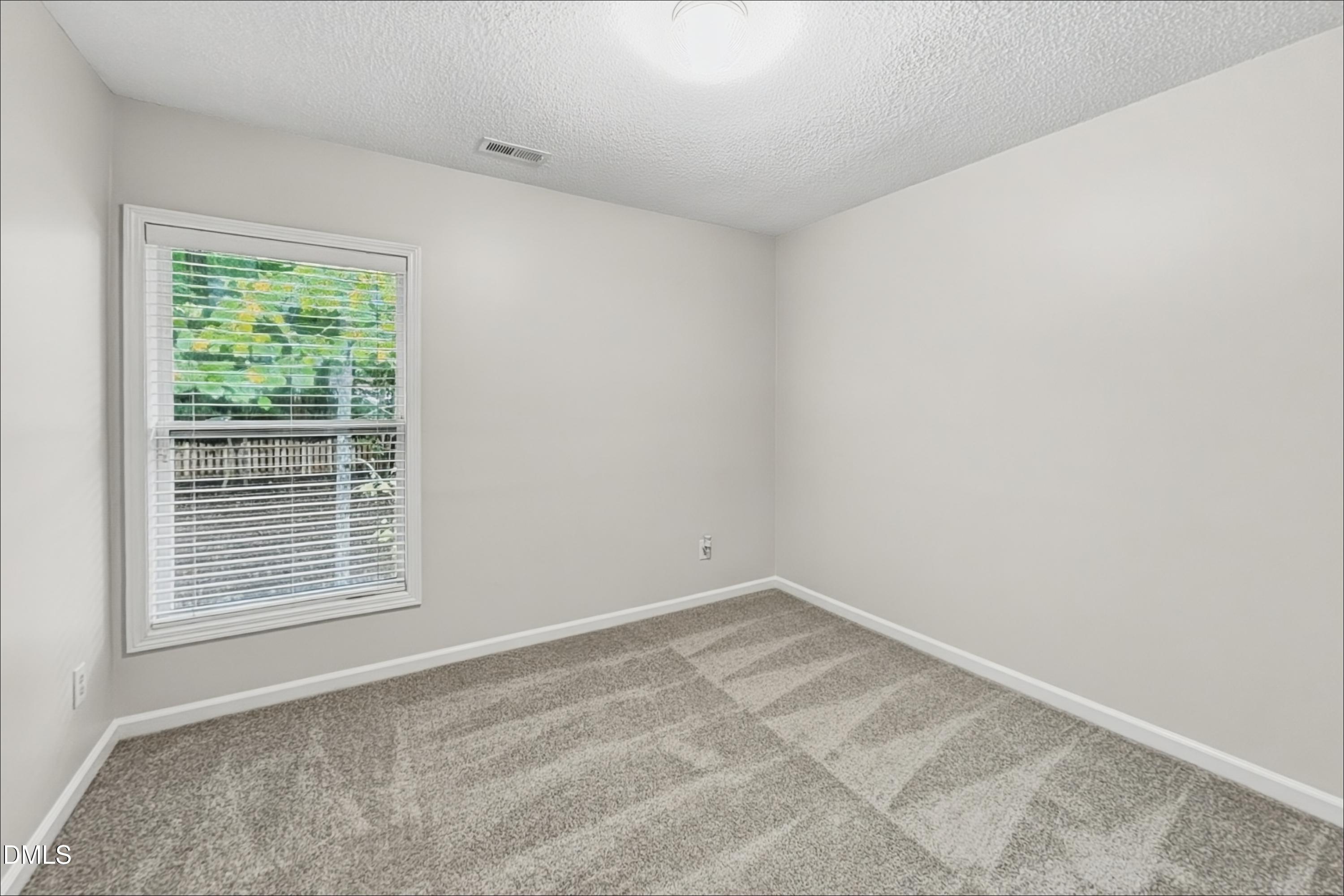 1489 Big Leaf Loop Property Photo 12