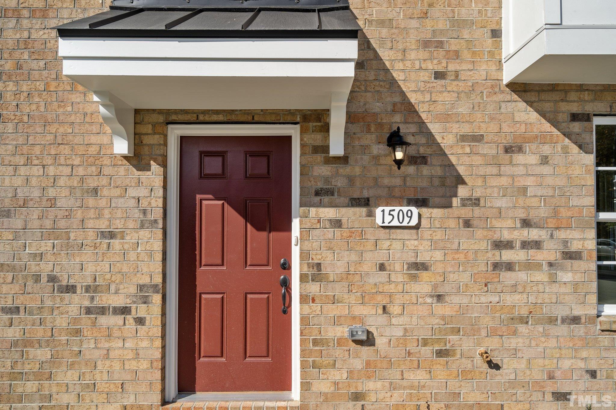 1509 Newpoint Drive Property Photo 12