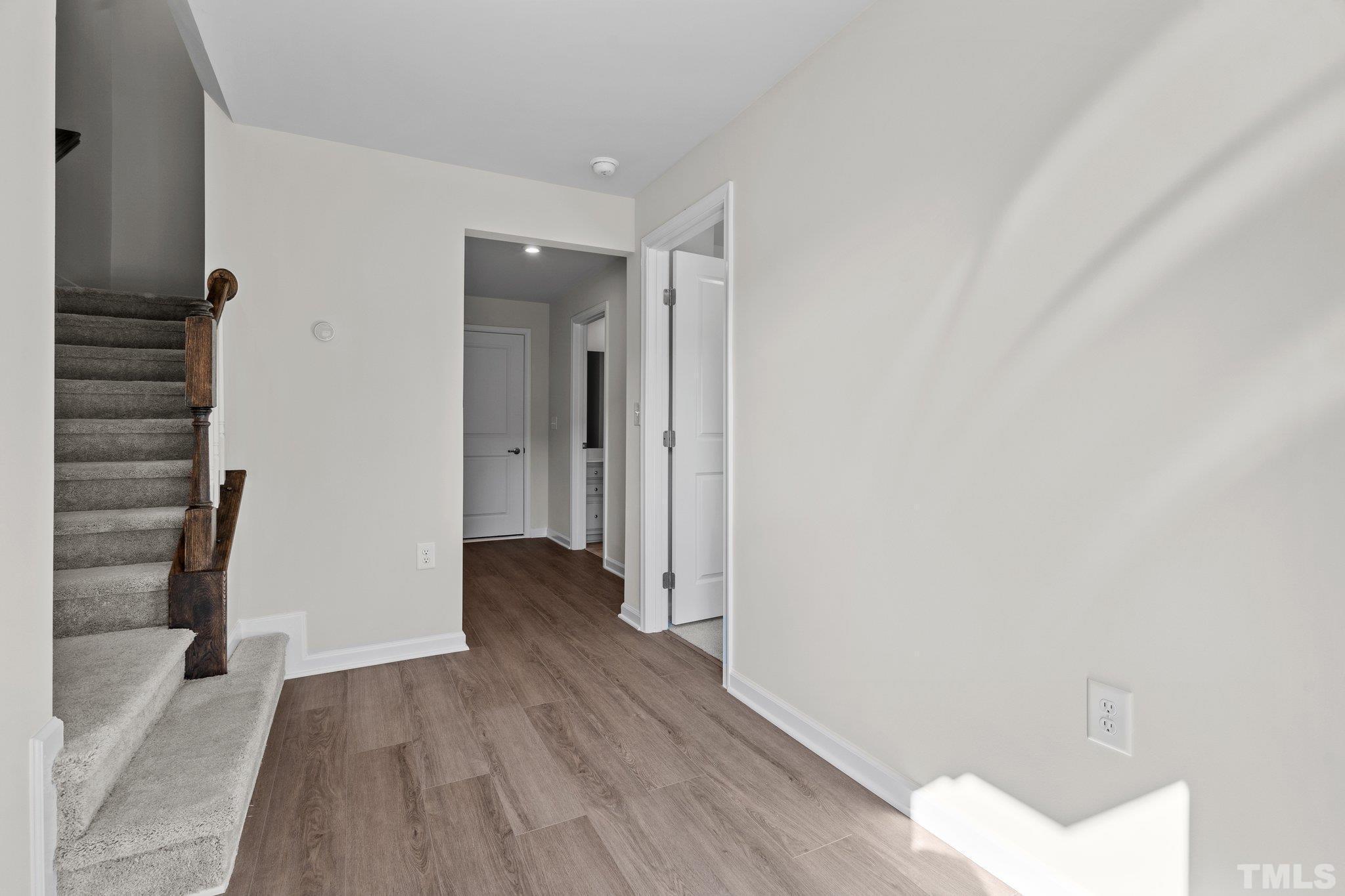 1509 Newpoint Drive Property Photo 13