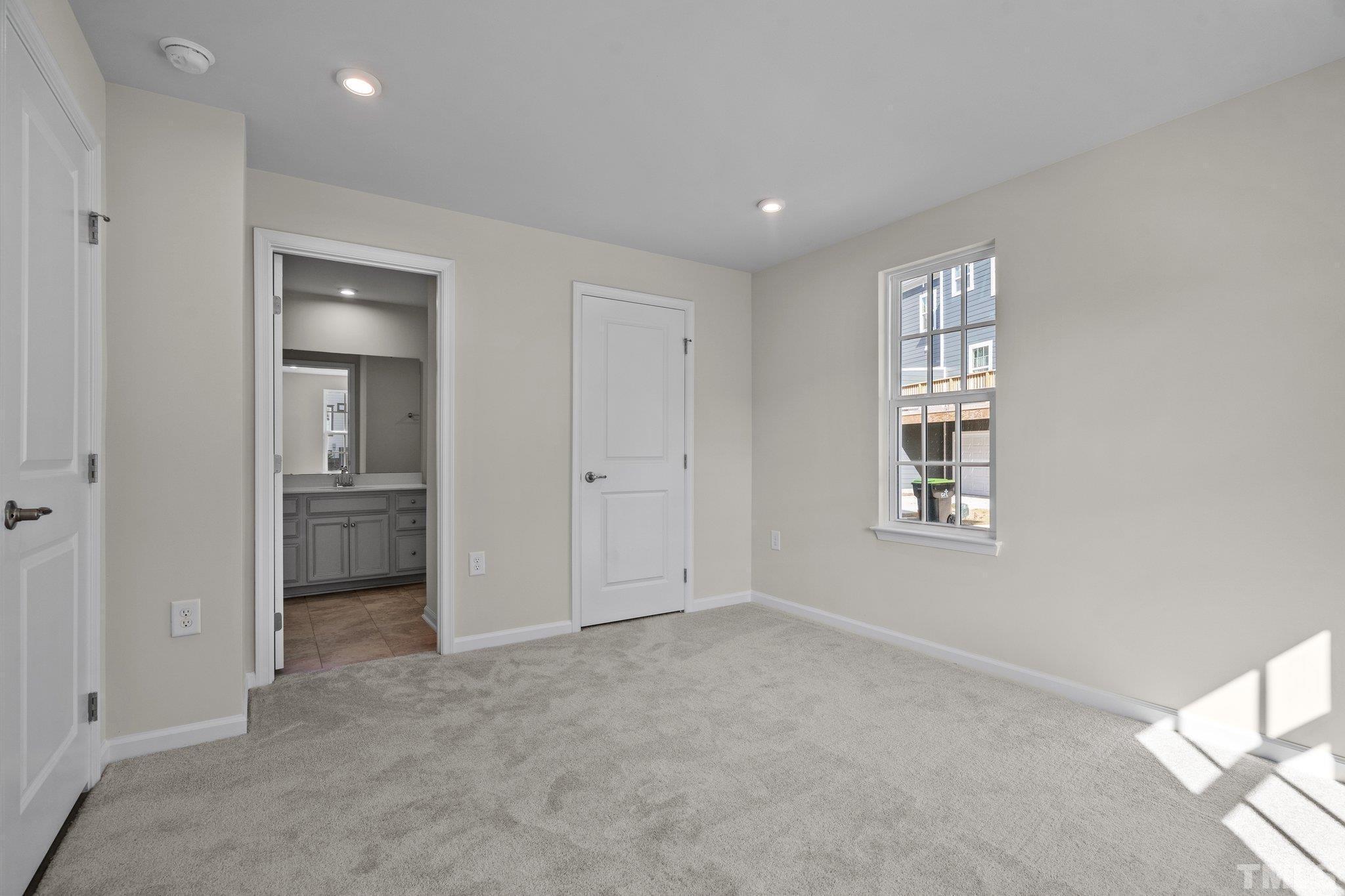 1509 Newpoint Drive Property Photo 15