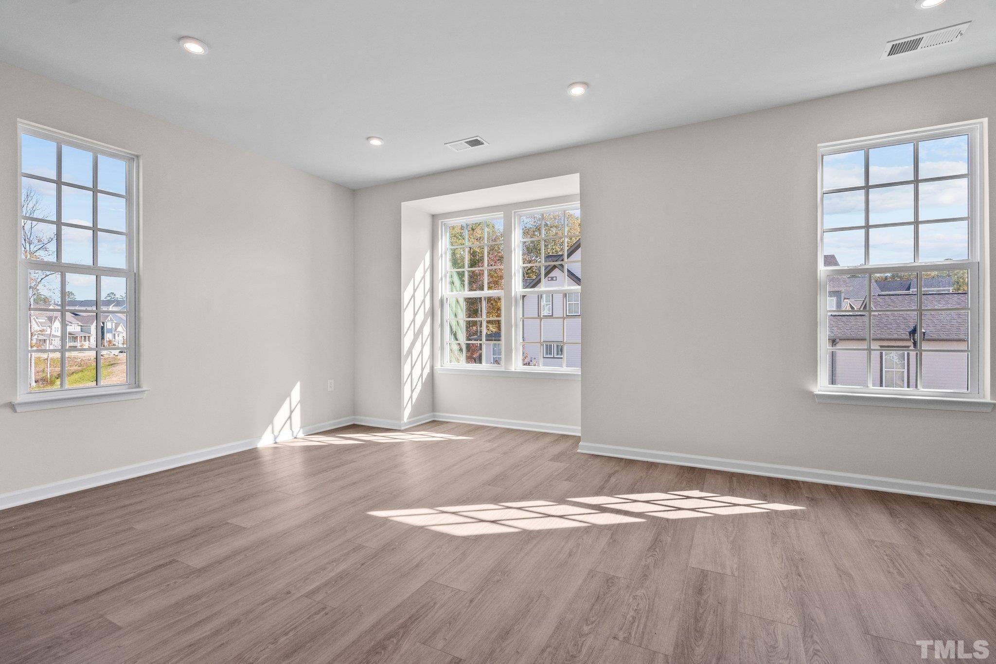 1509 Newpoint Drive Property Photo 21