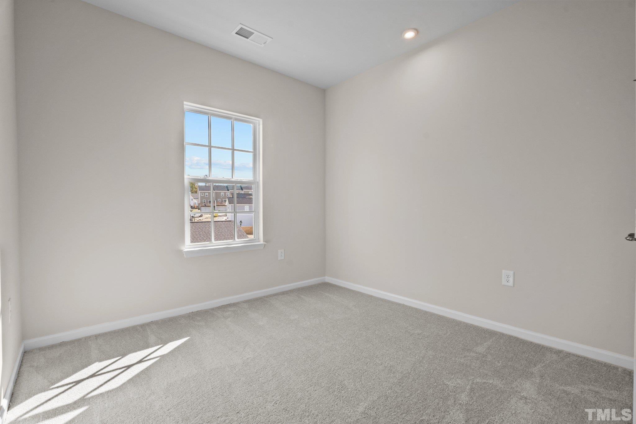 1509 Newpoint Drive Property Photo 24