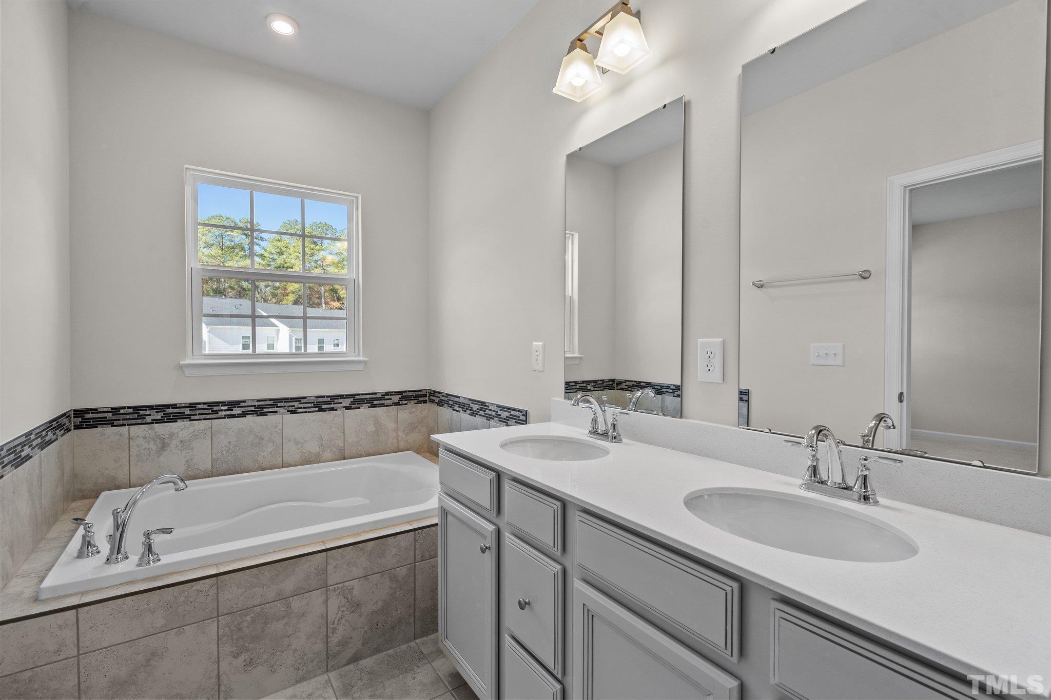 1509 Newpoint Drive Property Photo 35