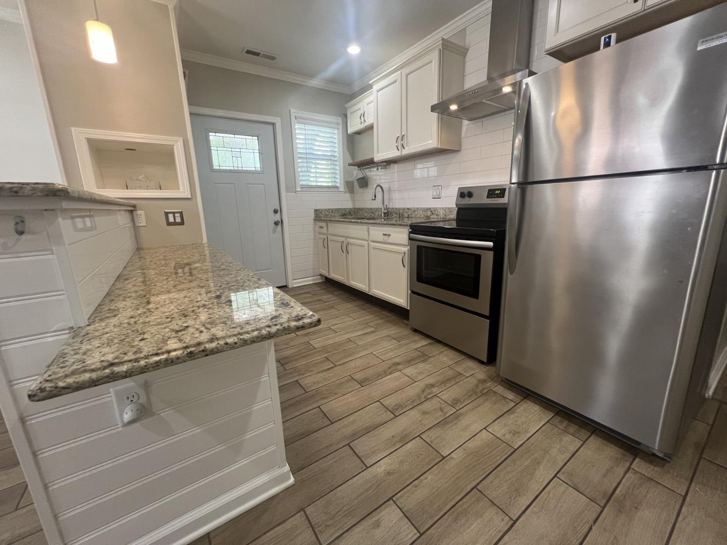 1464 Sawyer Road Property Photo 3