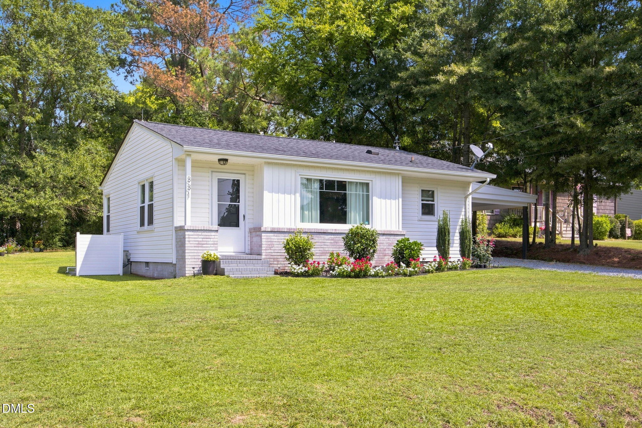 331 E Lillington Street Property Photo 4