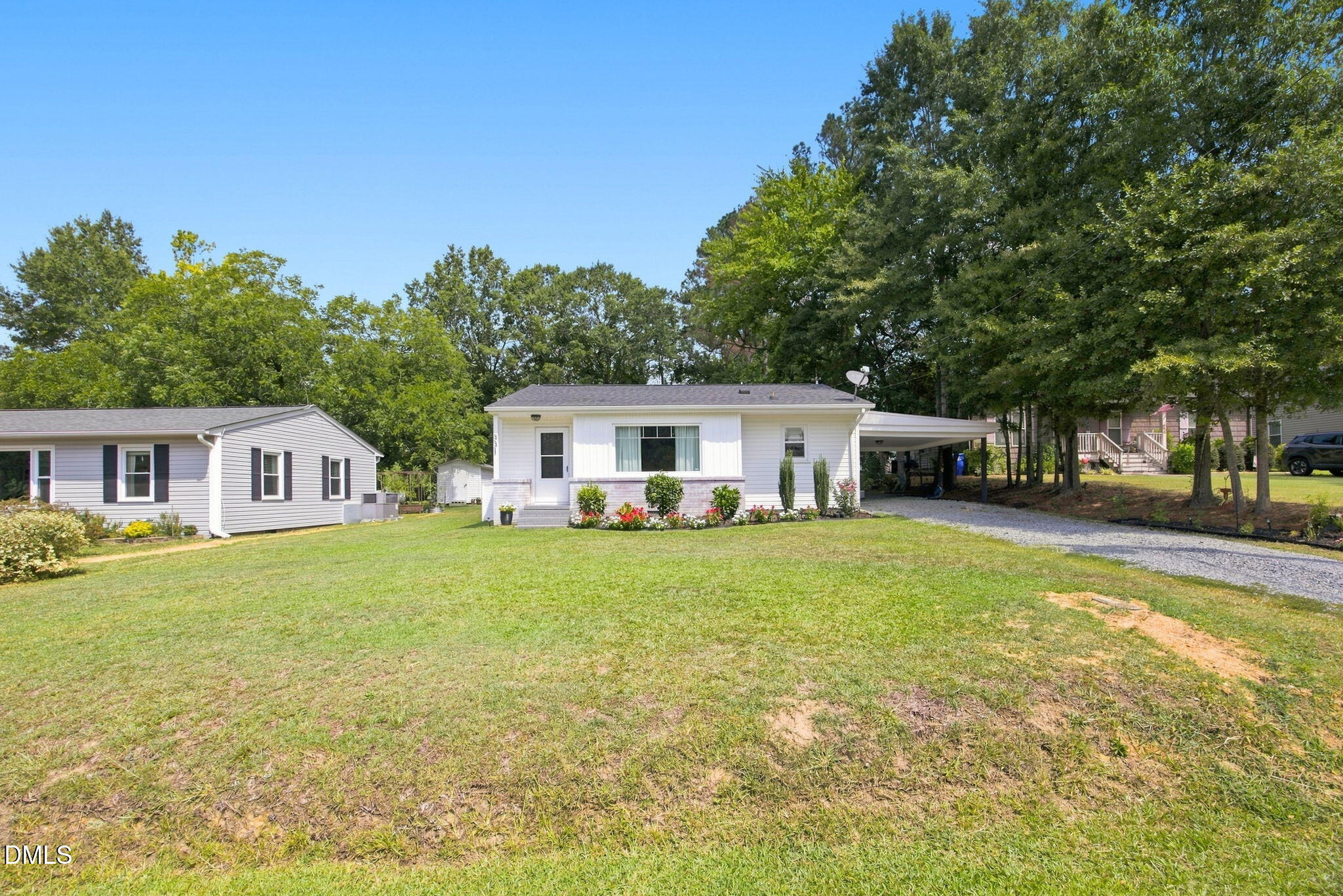 331 E Lillington Street Property Photo 5