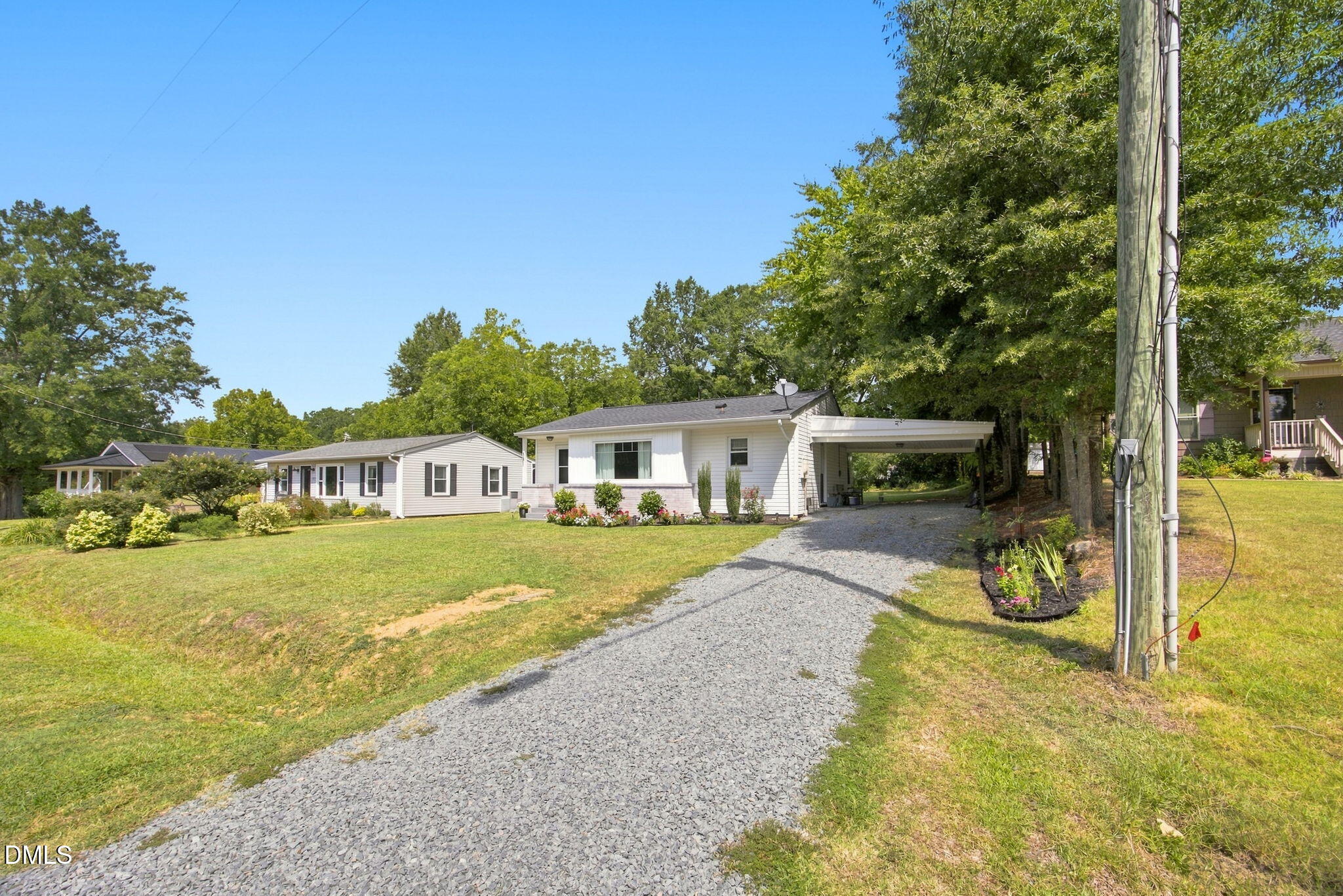331 E Lillington Street Property Photo 6