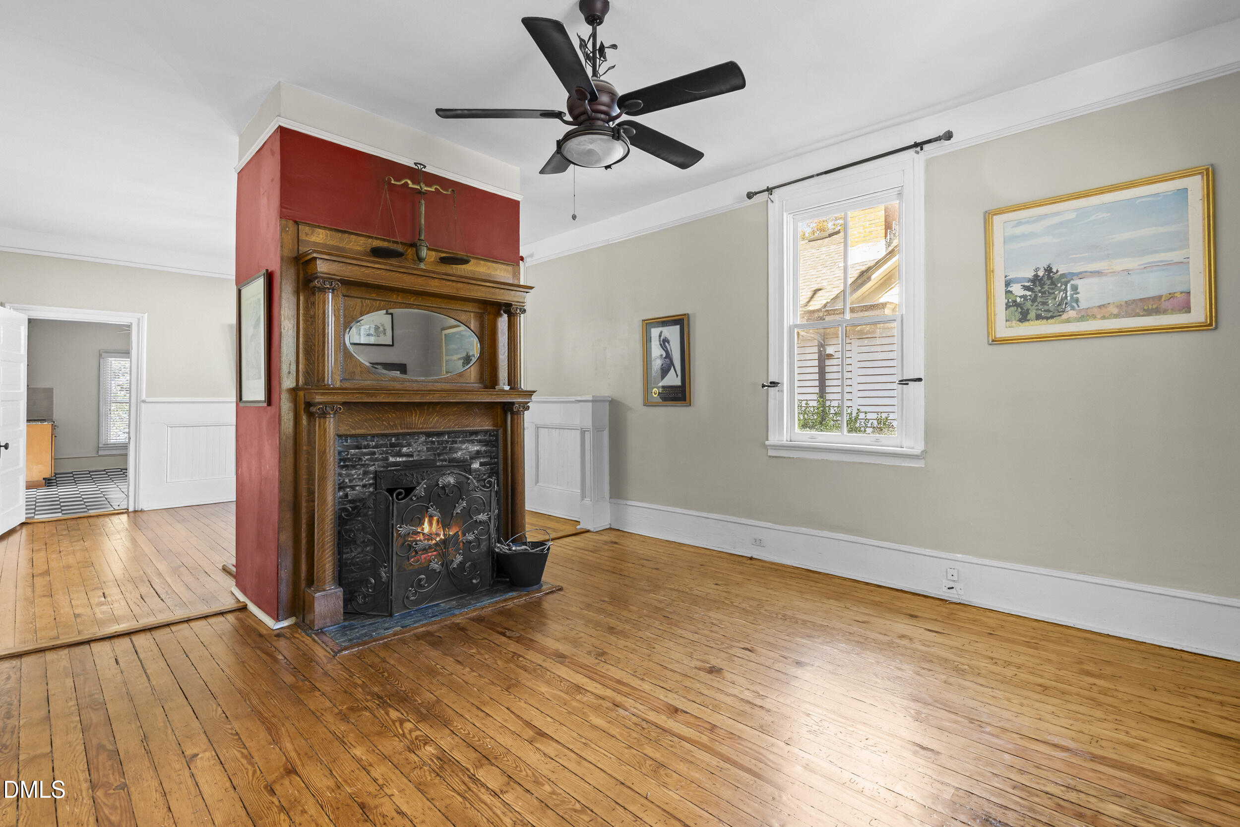 527 N East Street Property Photo 8