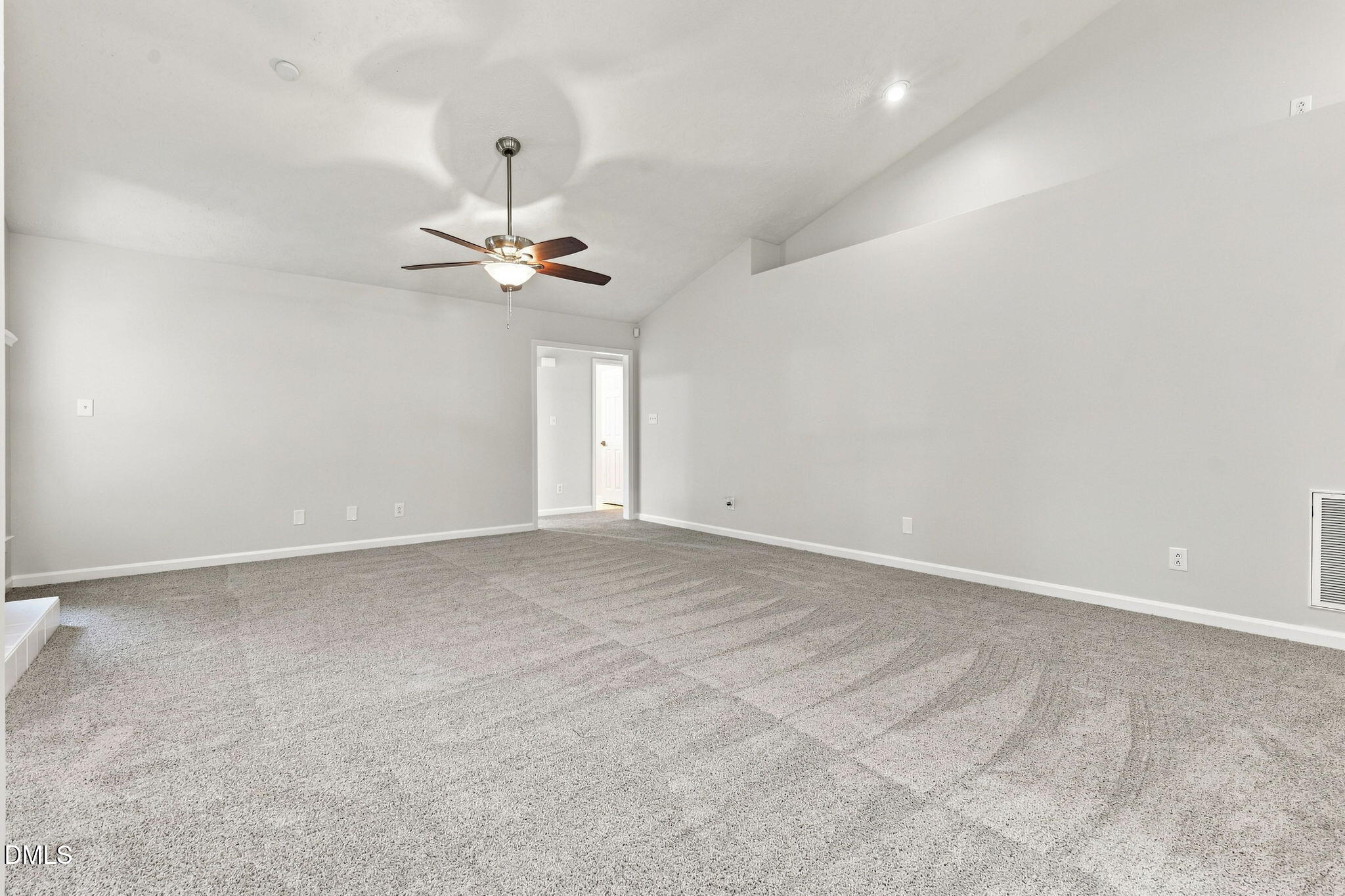 301 Larchmont Road Property Photo 12