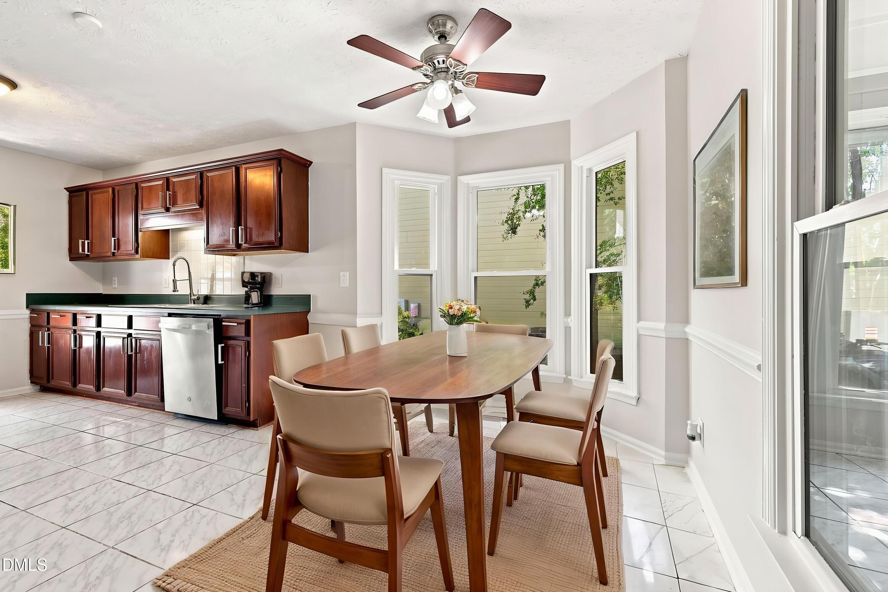 301 Larchmont Road Property Photo 13