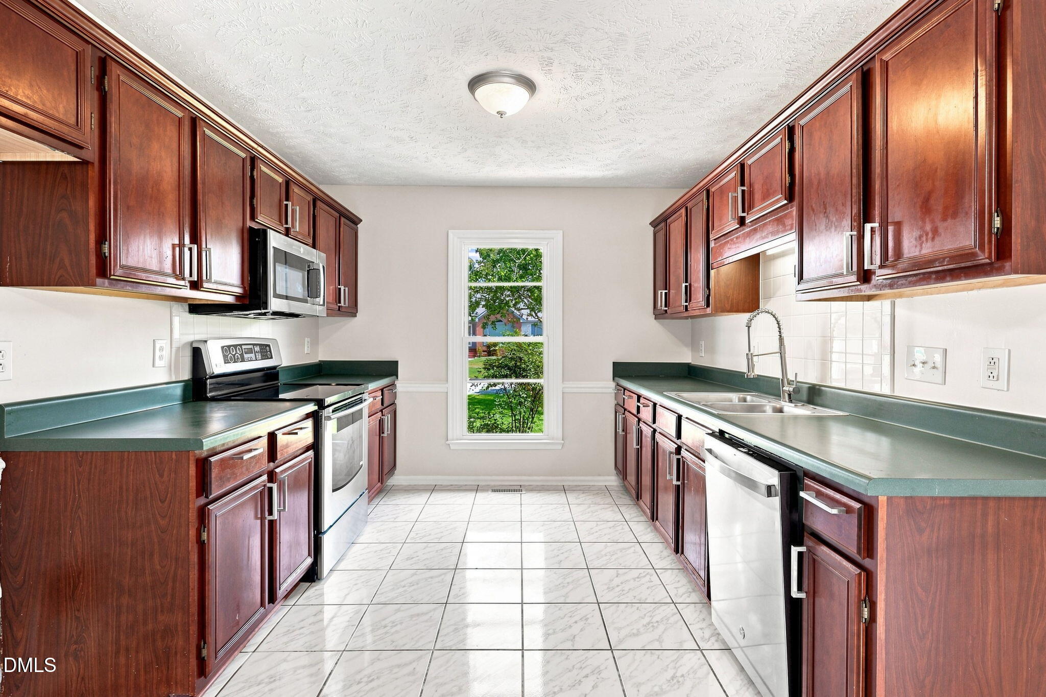301 Larchmont Road Property Photo 15