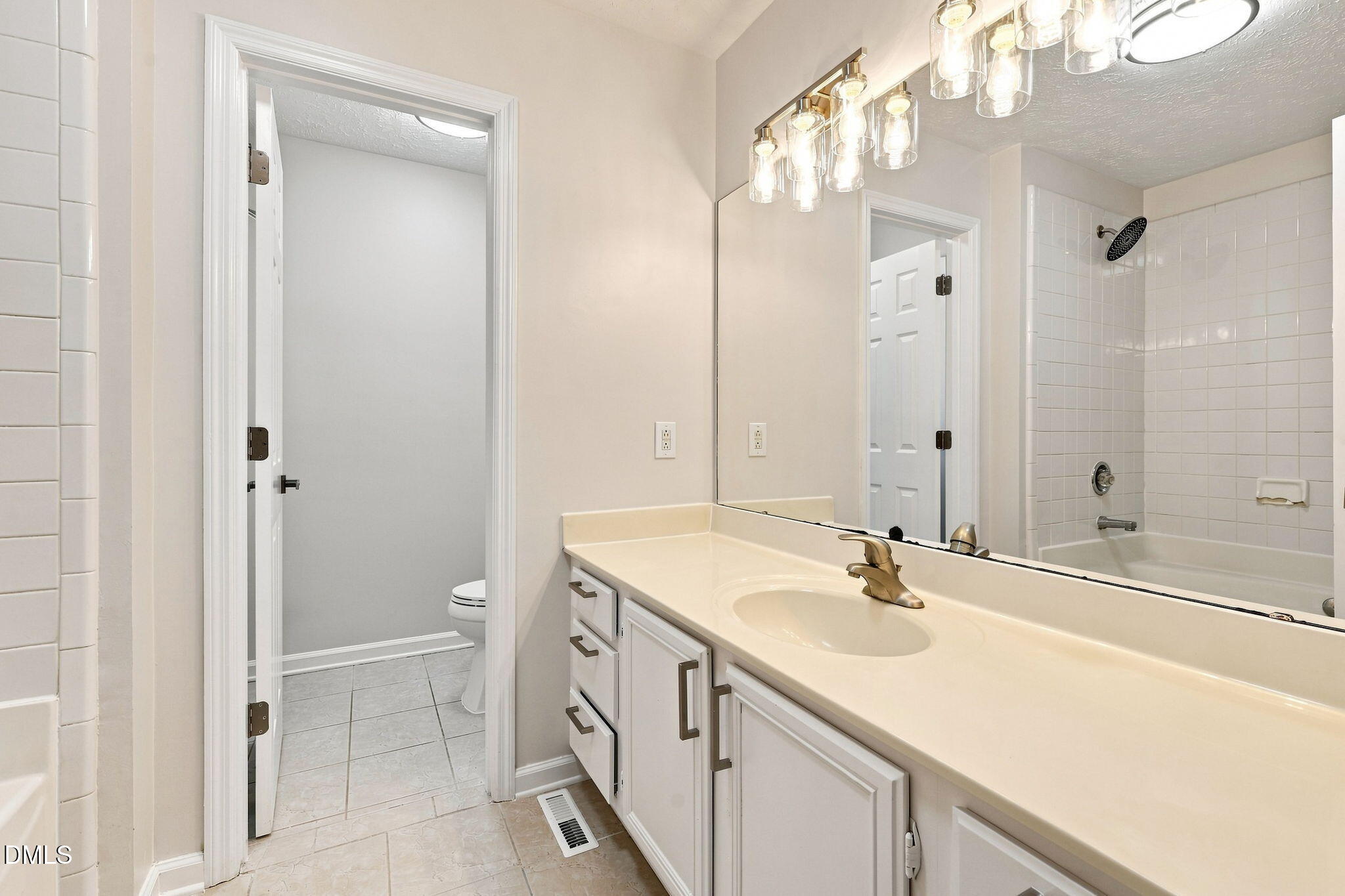 301 Larchmont Road Property Photo 26
