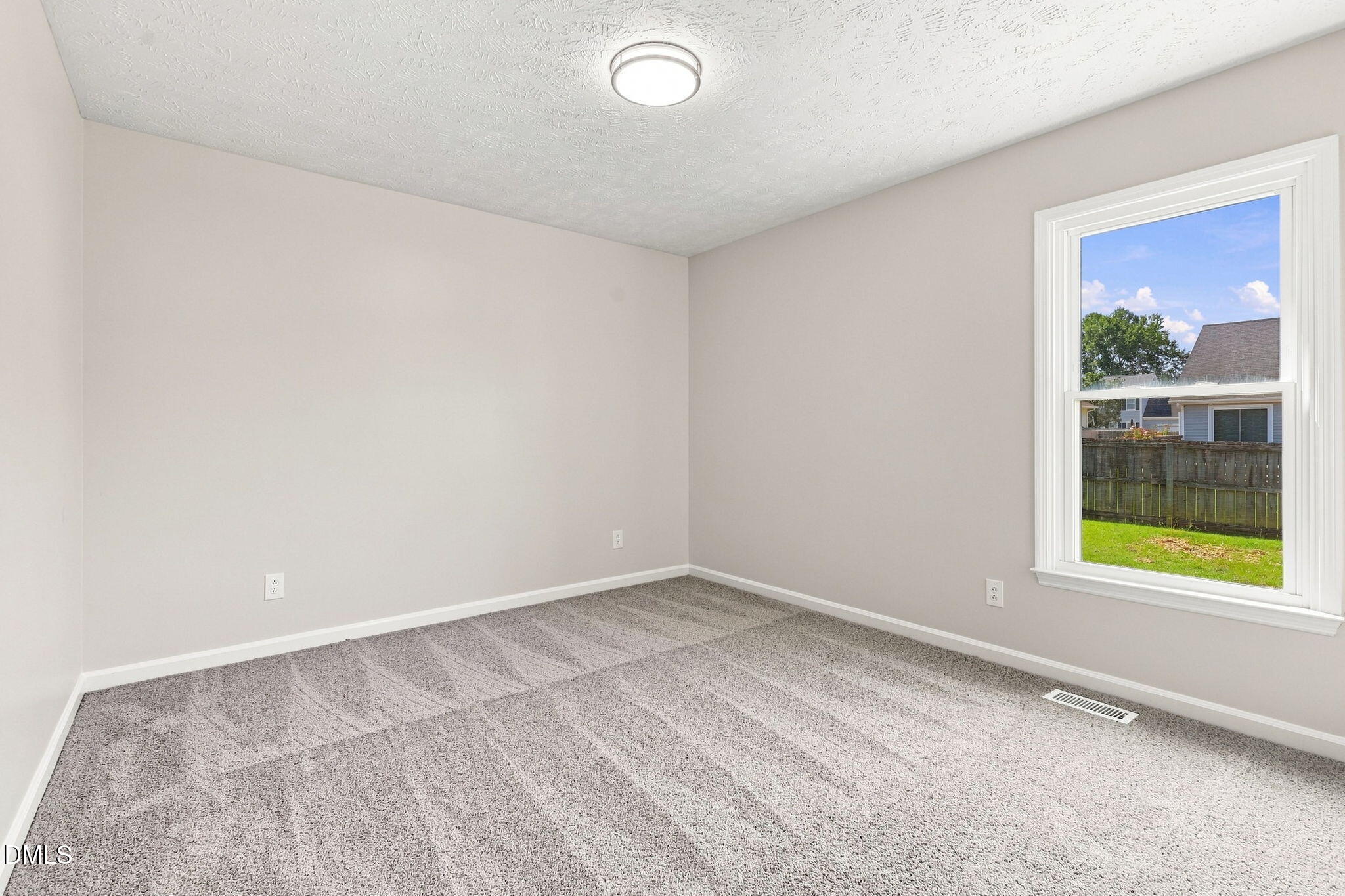 301 Larchmont Road Property Photo 31
