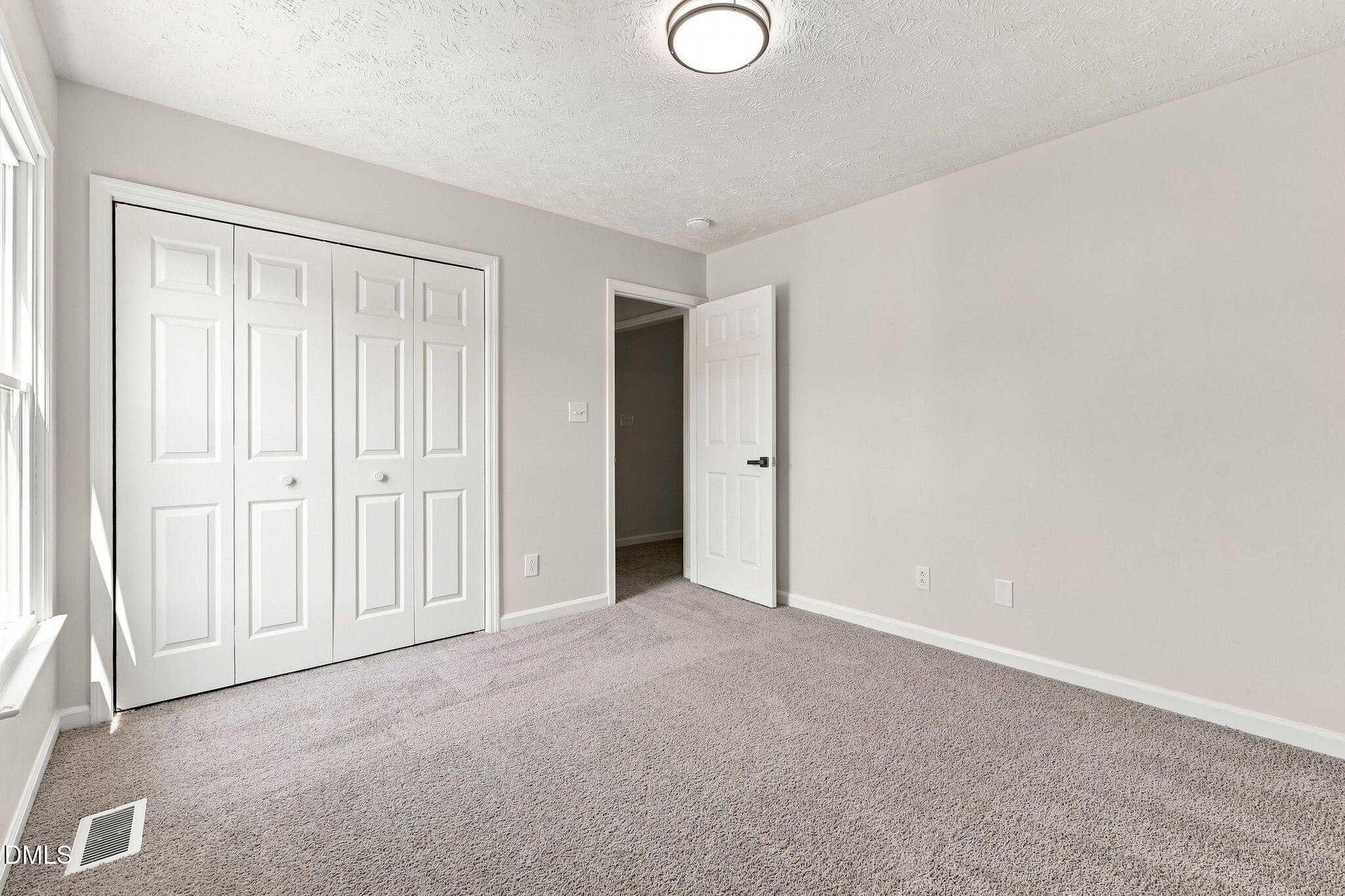 301 Larchmont Road Property Photo 33