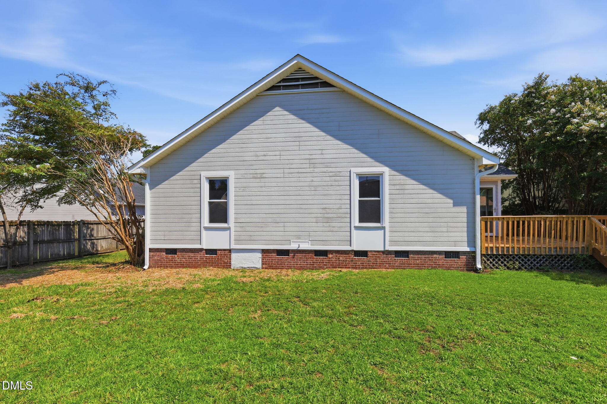 301 Larchmont Road Property Photo 37