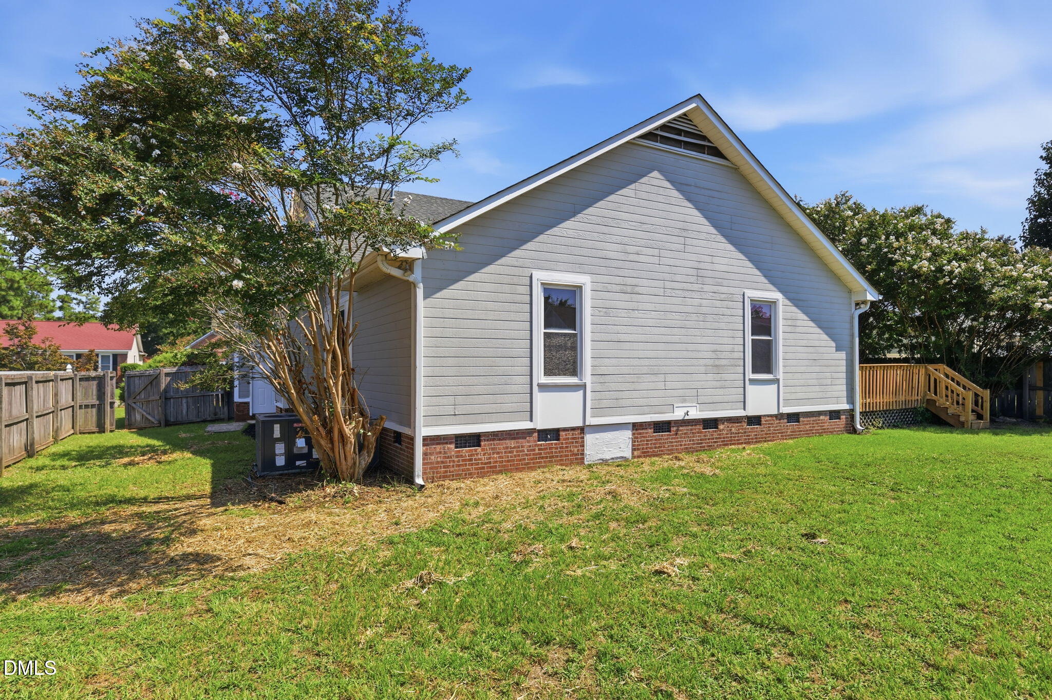 301 Larchmont Road Property Photo 38