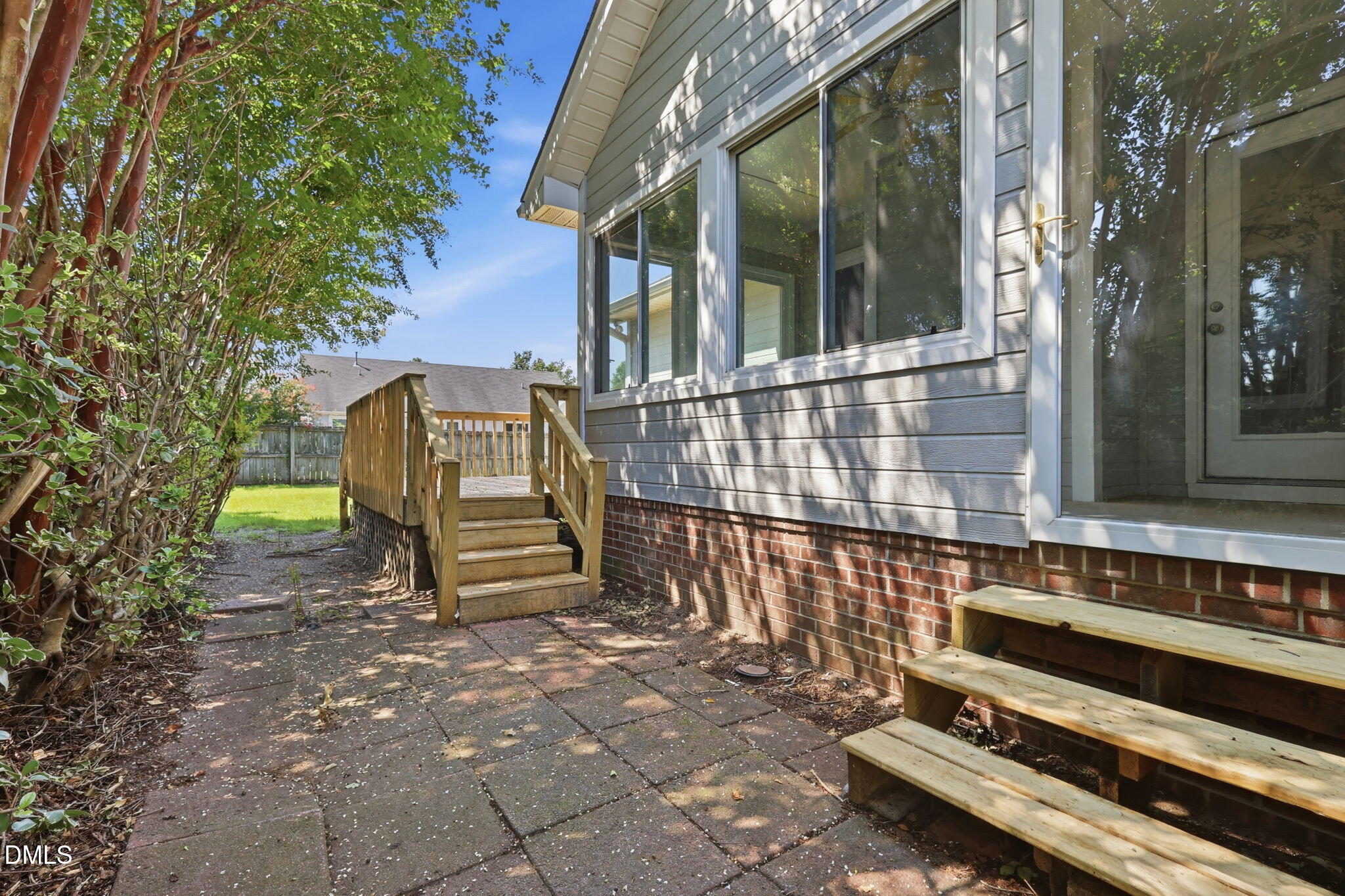 301 Larchmont Road Property Photo 45